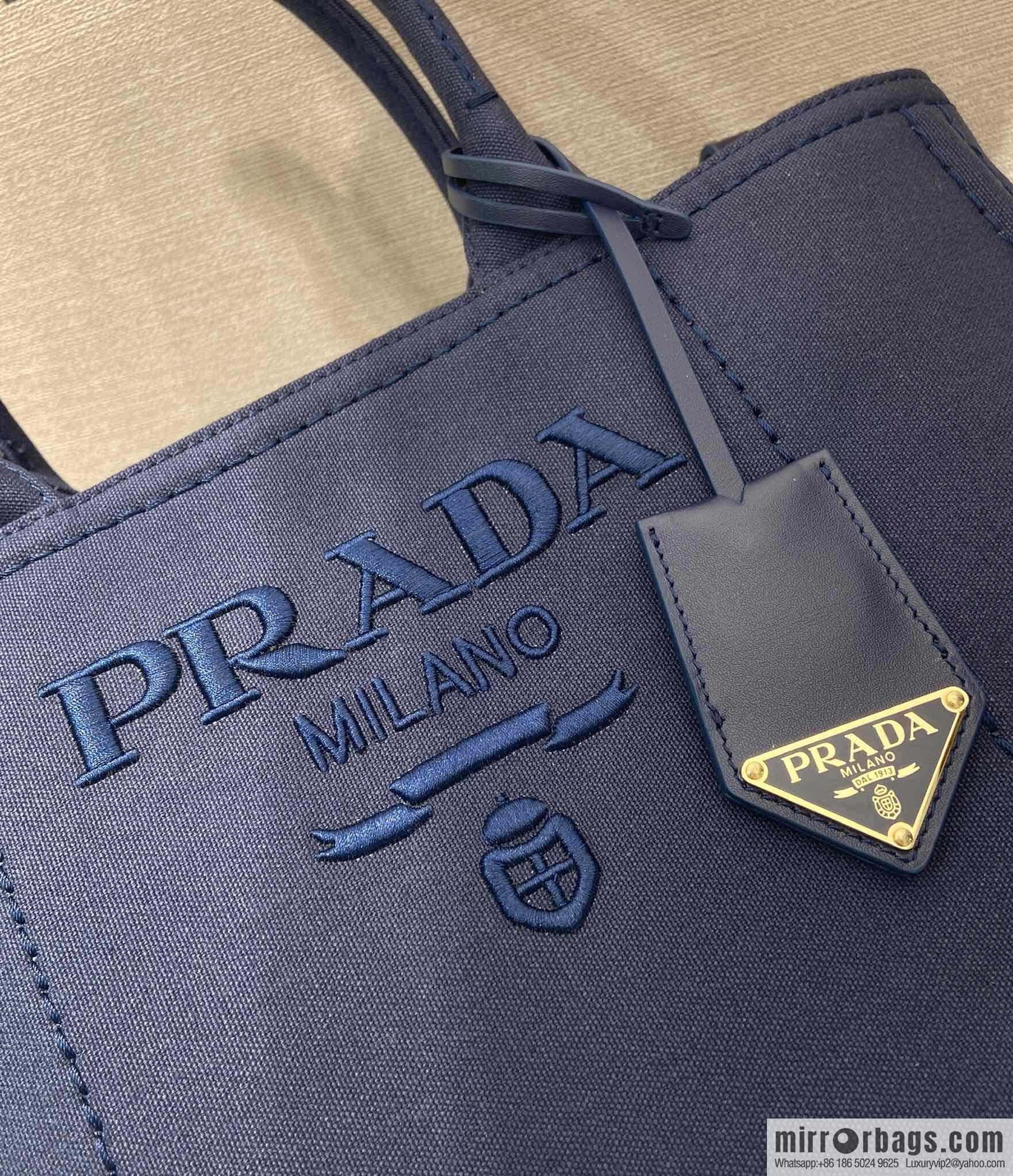 PRADA 🎉 new handbag 🎉 1BG554 M🎉🎉