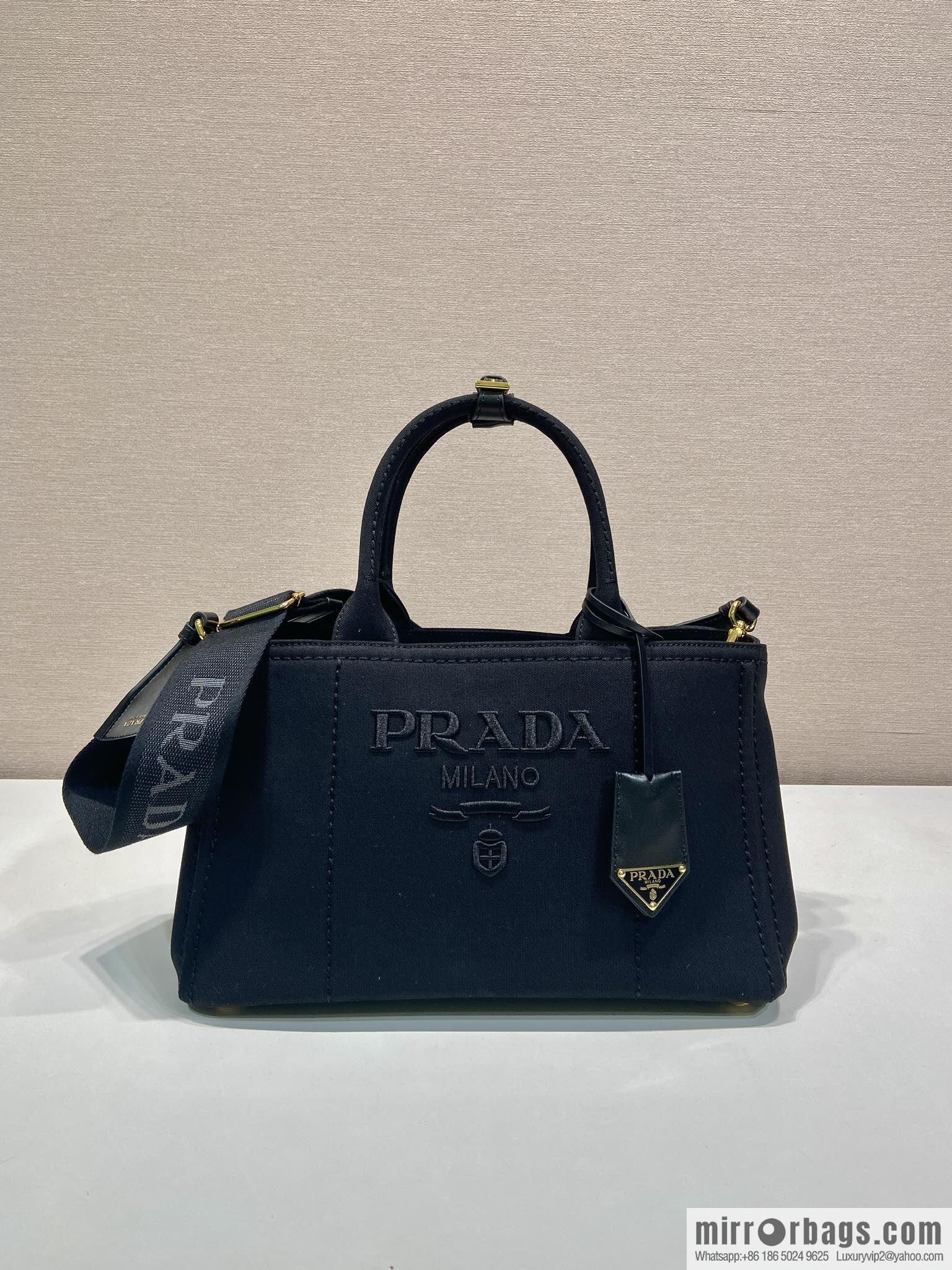 PRADA 🎉 new handbag 🎉 1BG554 medium 🎉🎉 black