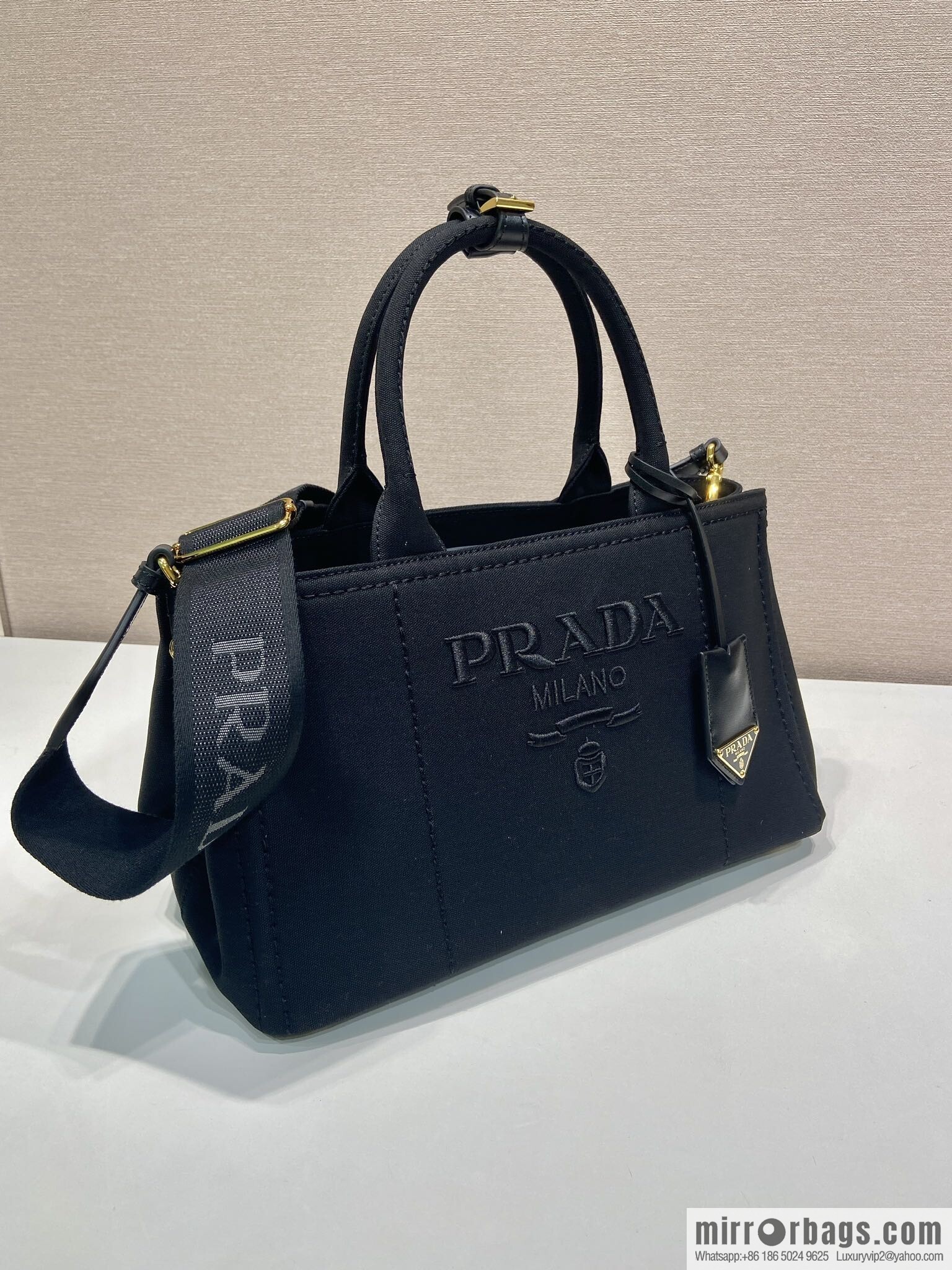 PRADA 🎉 new handbag 🎉 1BG554 medium 🎉🎉 black