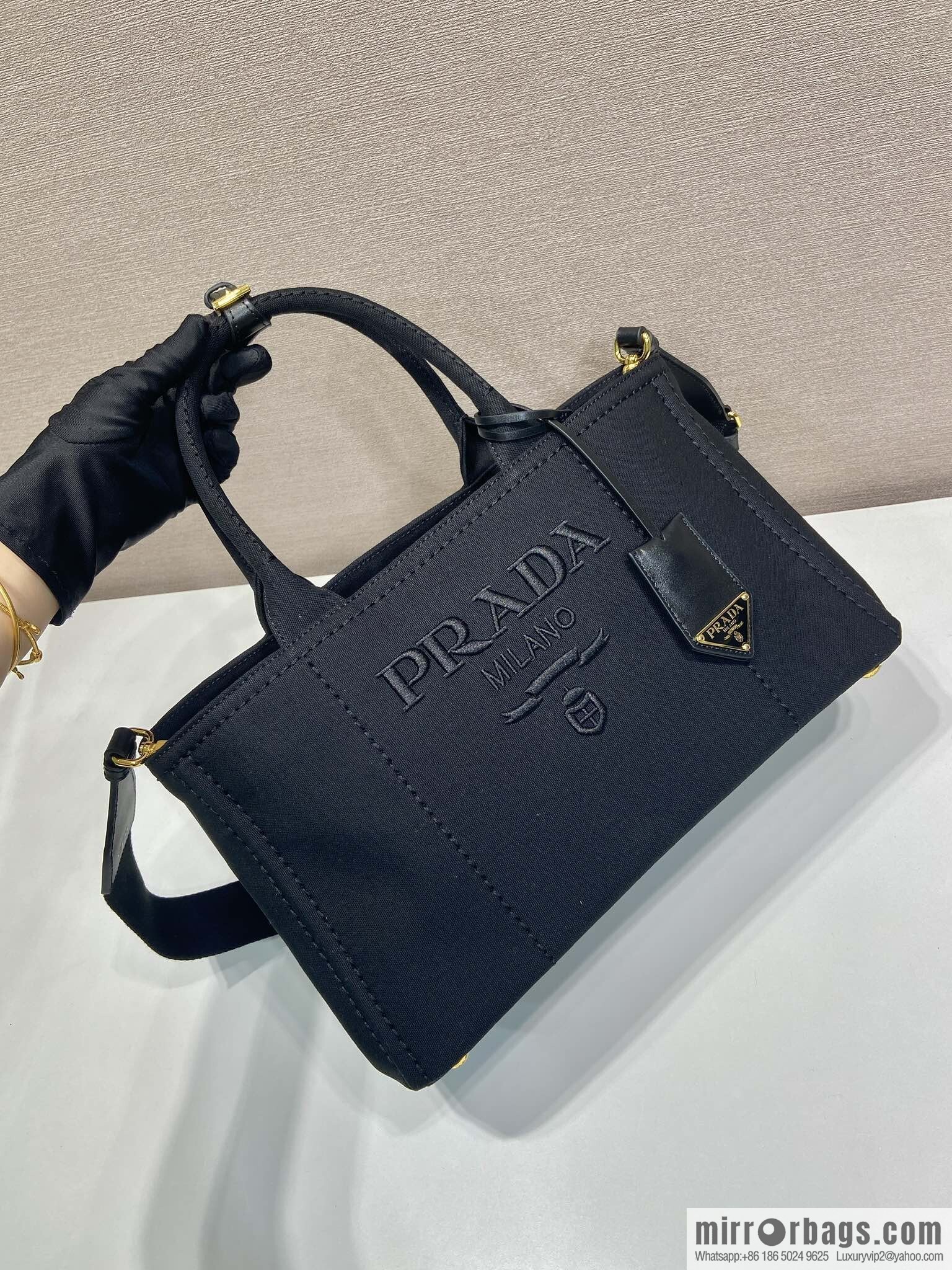 PRADA 🎉 new handbag 🎉 1BG554 medium 🎉🎉 black