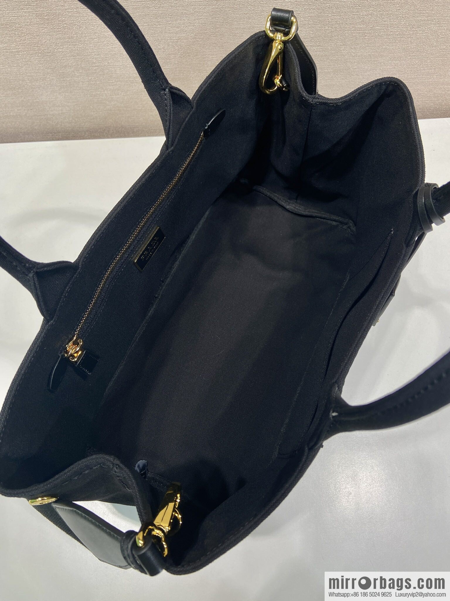 PRADA 🎉 new handbag 🎉 1BG554 medium 🎉🎉 black