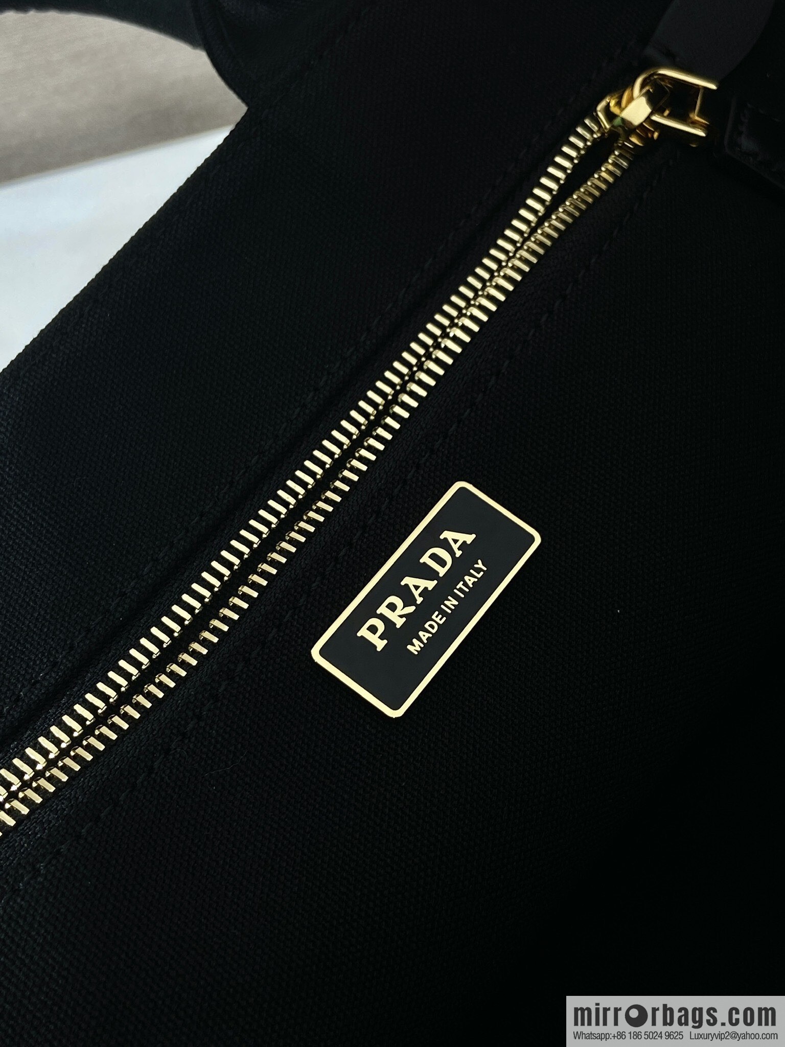 PRADA 🎉 new handbag 🎉 1BG554 medium 🎉🎉 black