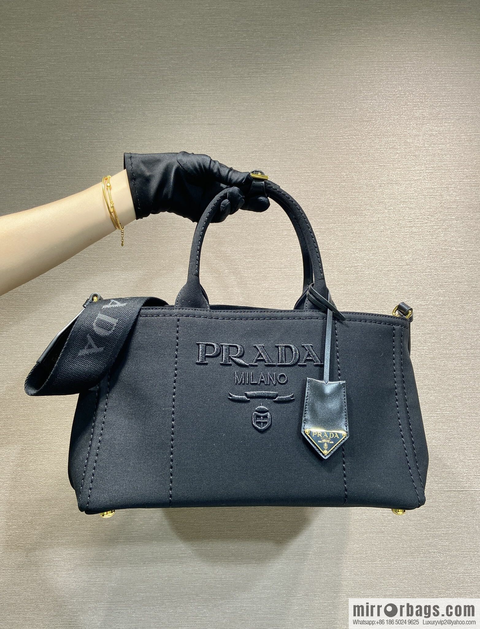 PRADA 🎉 new handbag 🎉 1BG554 medium 🎉🎉 black