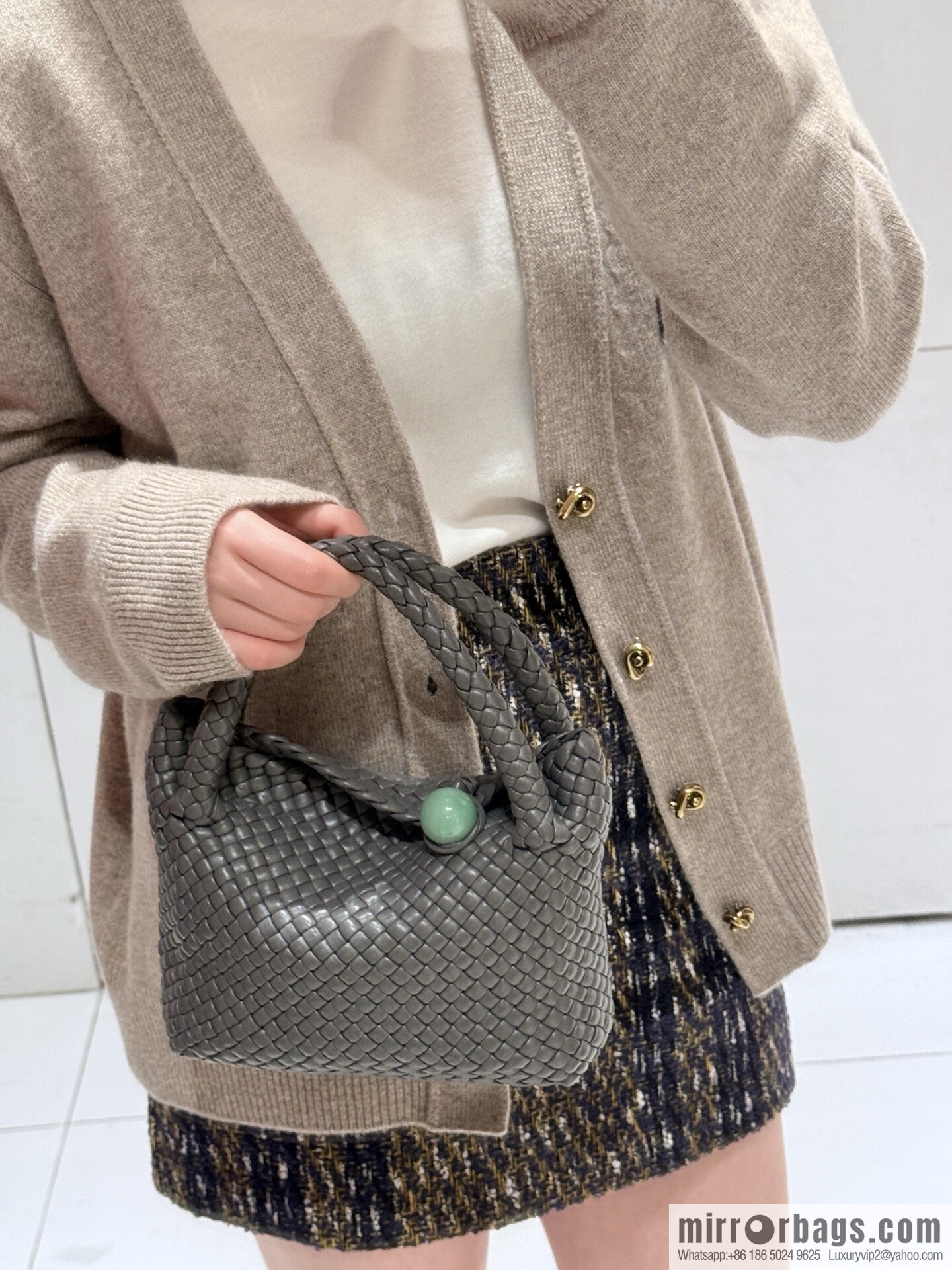 BV S Tosca Messenger Bag 776755 Volcanic Ash ➕ Gold Plaster Green