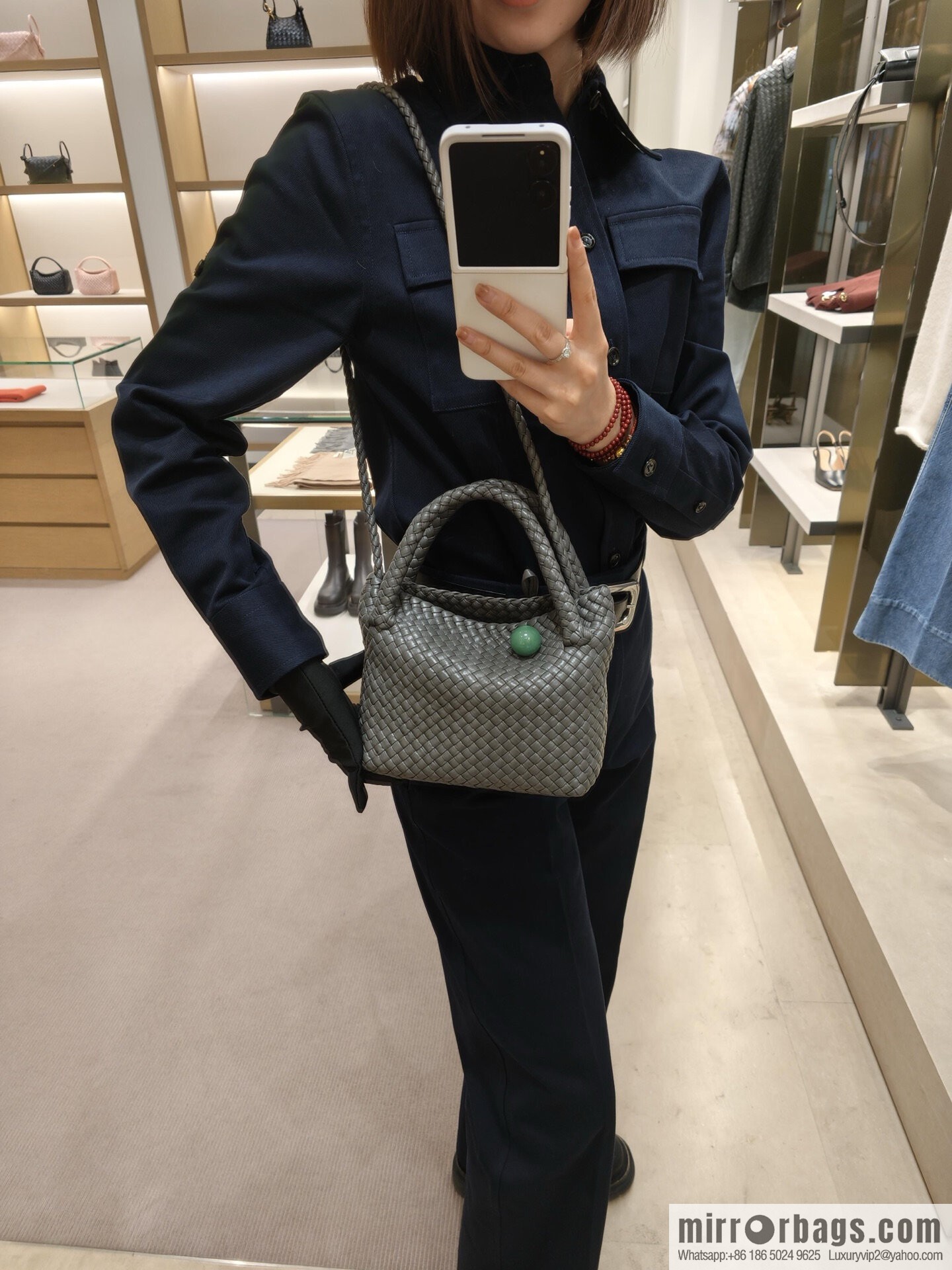 BV S Tosca Messenger Bag 776755 Volcanic Ash ➕ Gold Plaster Green