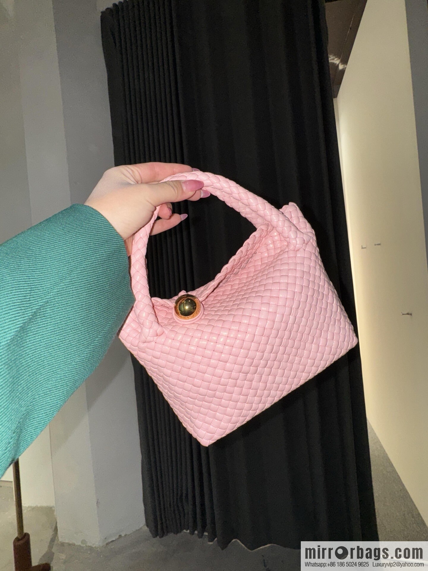 BV small Tosca messenger bag 776755 rose powder