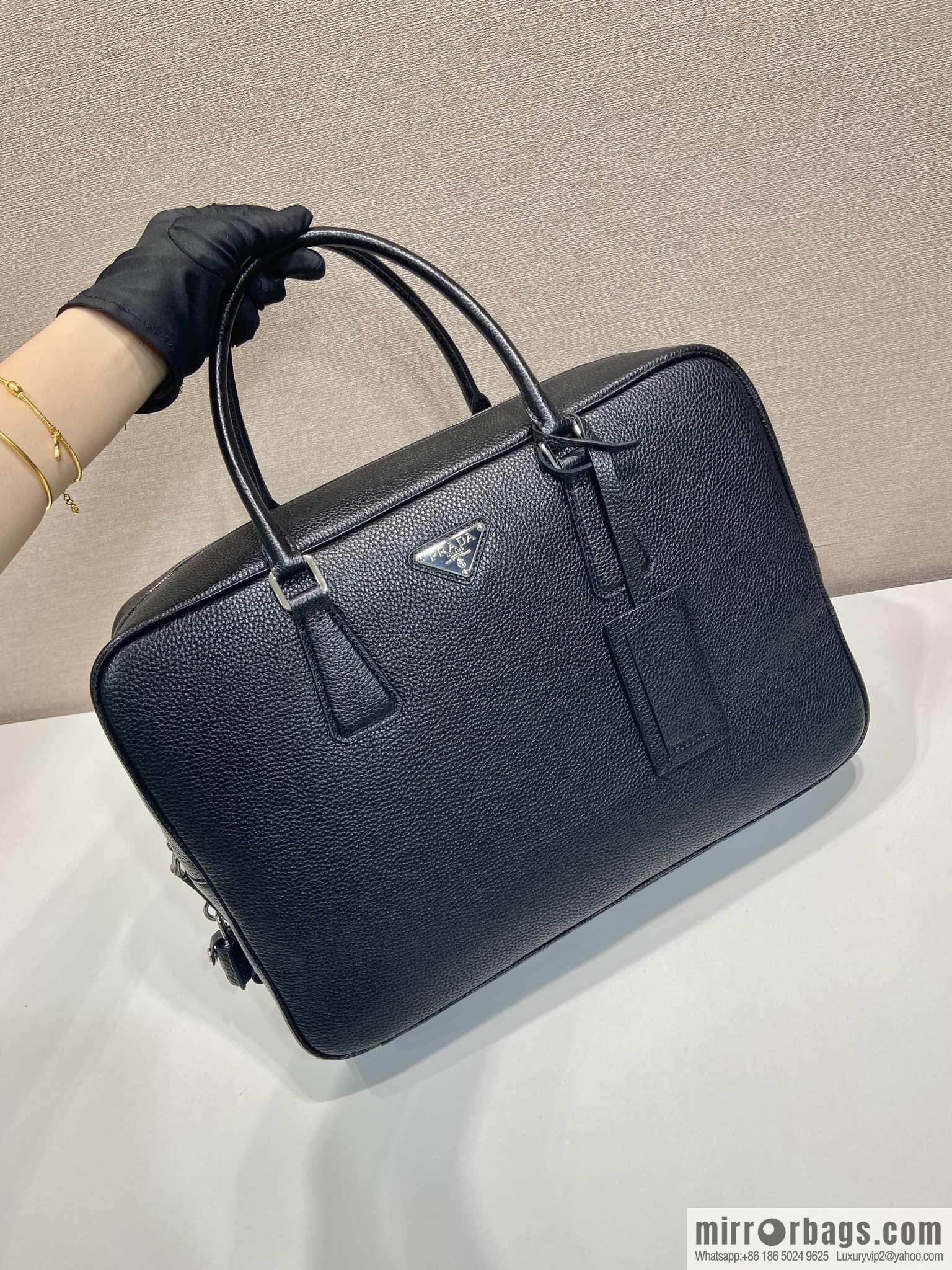 PRADA ๐ new briefcase ๐ 2VE027 with lock ๐๐ black
