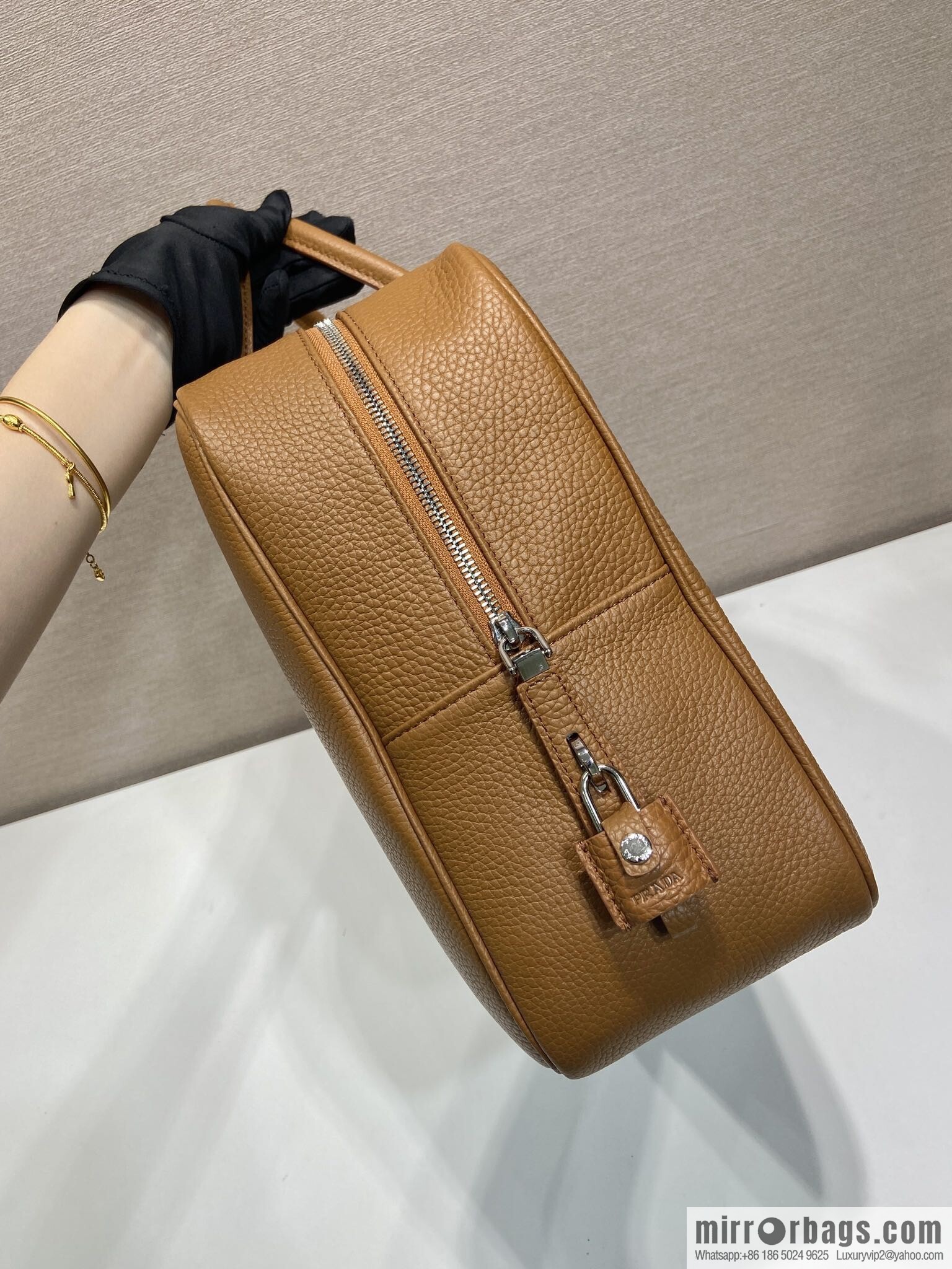 PRADA 🎉 new briefcase 🎉 2VE027 with lock 🎉🎉 caramel color
