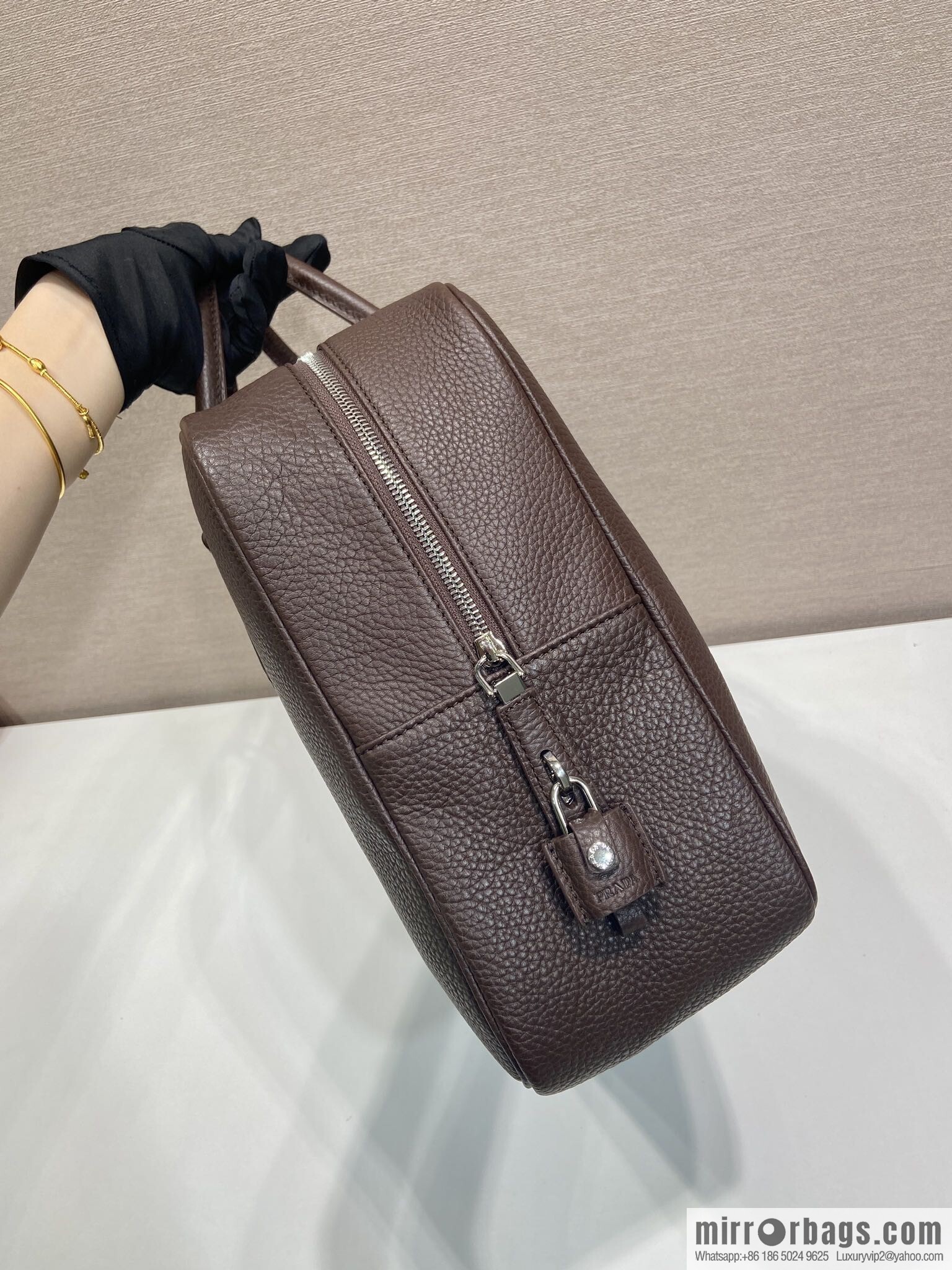PRADA 🎉 new briefcase 🎉 2VE027 with lock 🎉🎉 coffee color