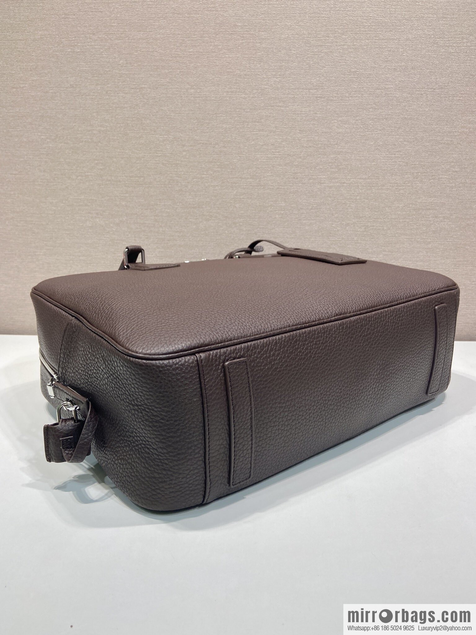PRADA 🎉 new briefcase 🎉 2VE027 with lock 🎉🎉 coffee color