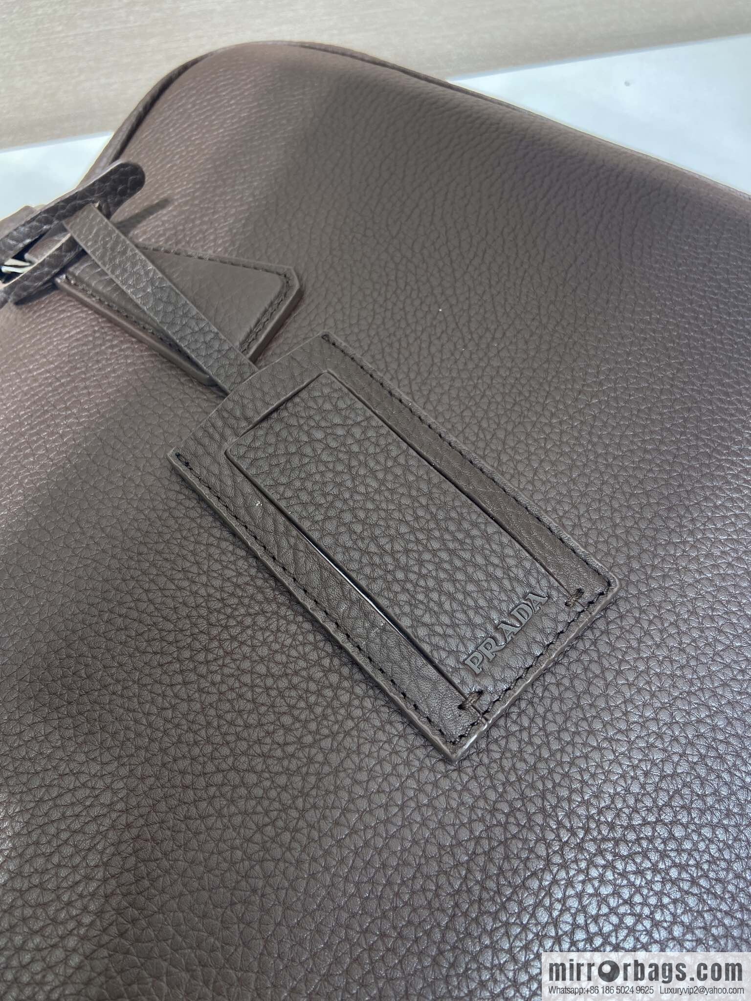 PRADA 🎉 new briefcase 🎉 2VE027 with lock 🎉🎉 coffee color