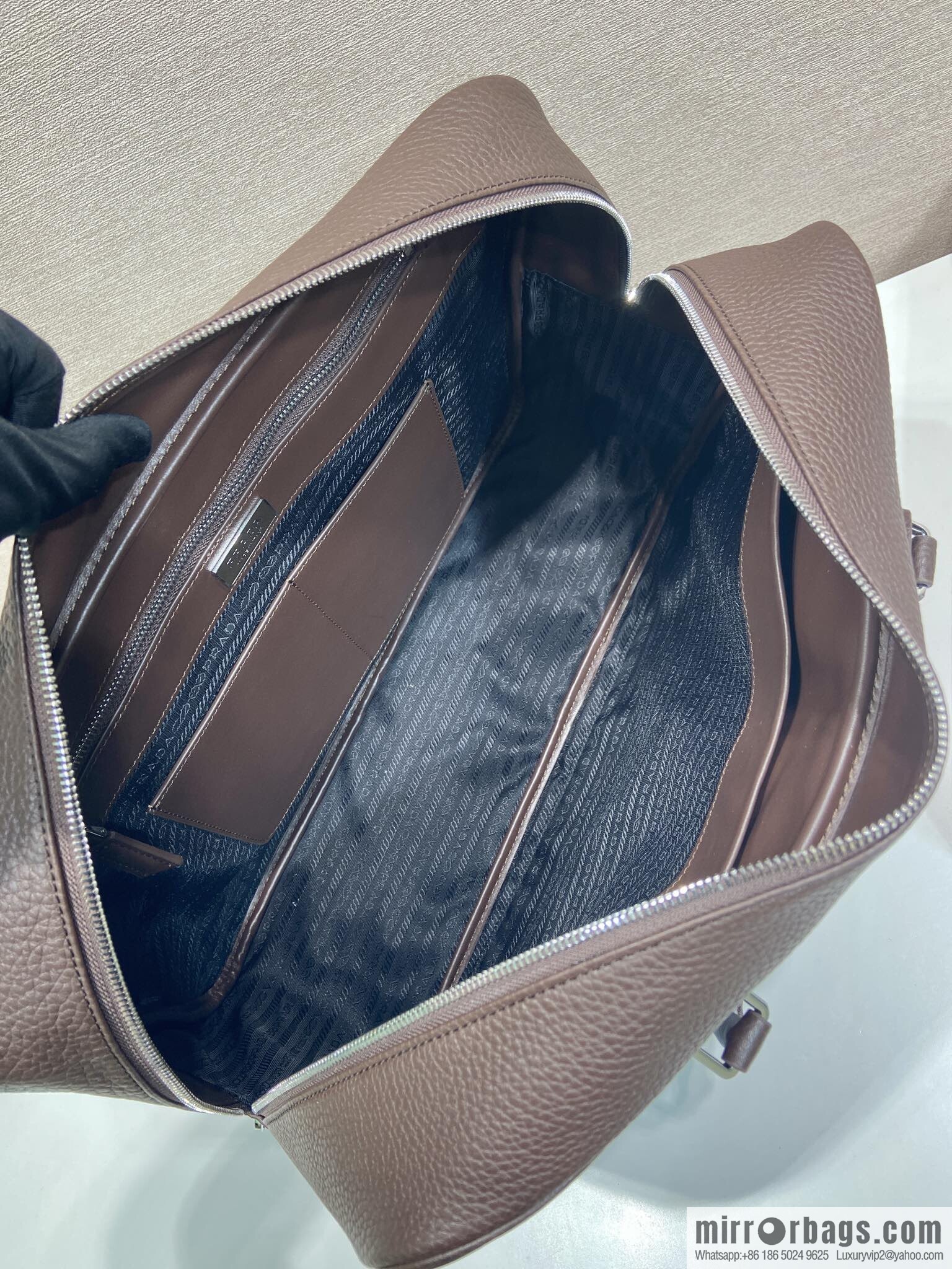 PRADA 🎉 new briefcase 🎉 2VE027 with lock 🎉🎉 coffee color