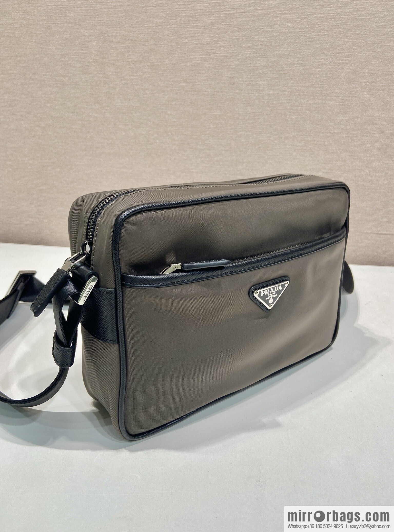 PRADA 🎉 classic new 🎉 2VH048 arrival new color 🎉🎉 gray