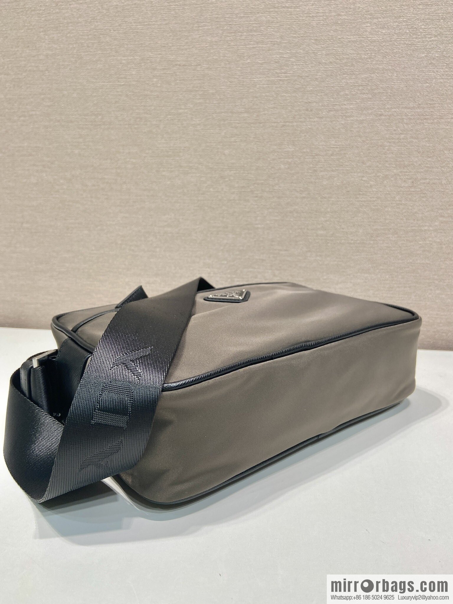 PRADA 🎉 classic new 🎉 2VH048 arrival new color 🎉🎉 gray