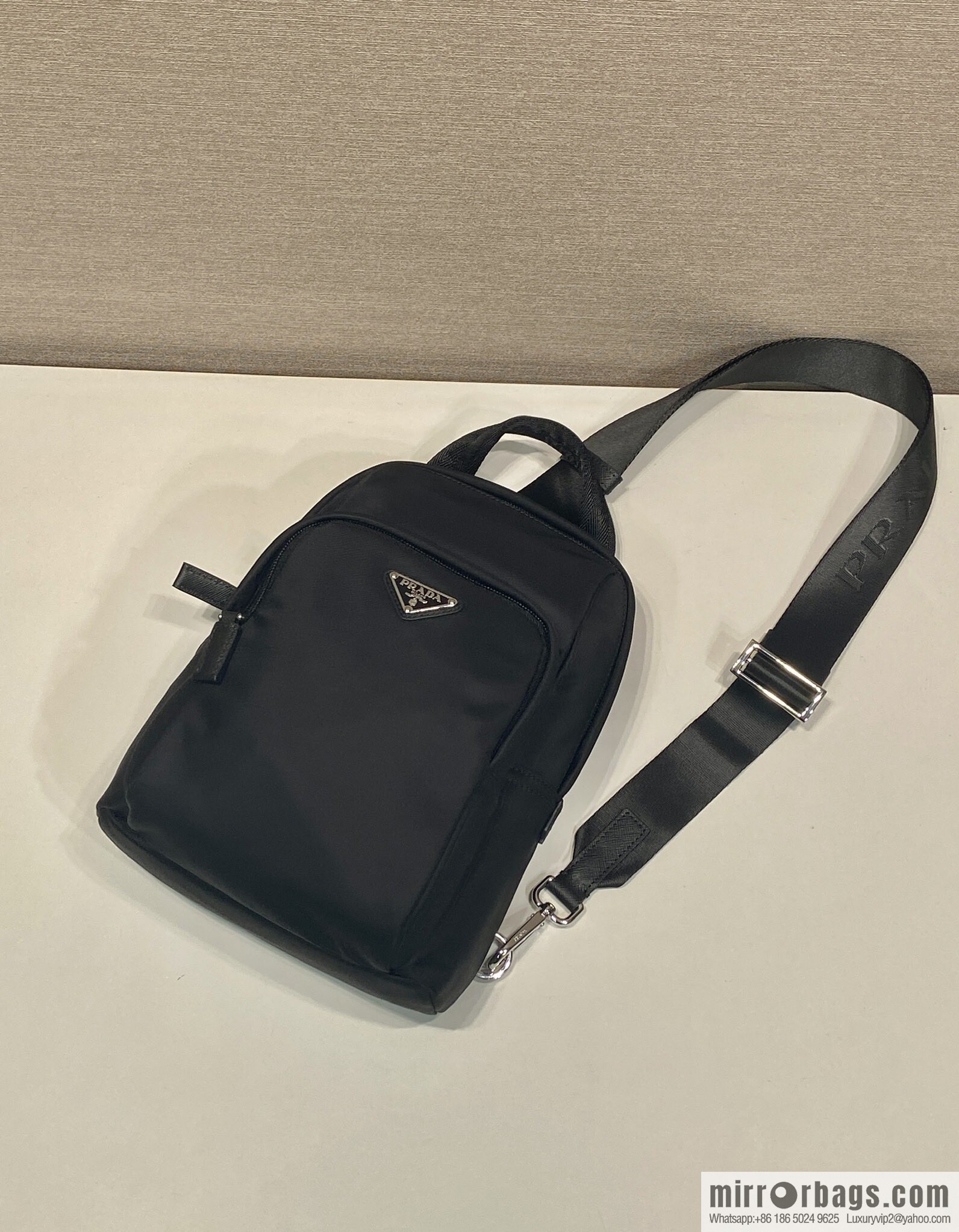 PRADA 🎉 new breast bag 🎉🎉 2VZ116 🎉🎉 black