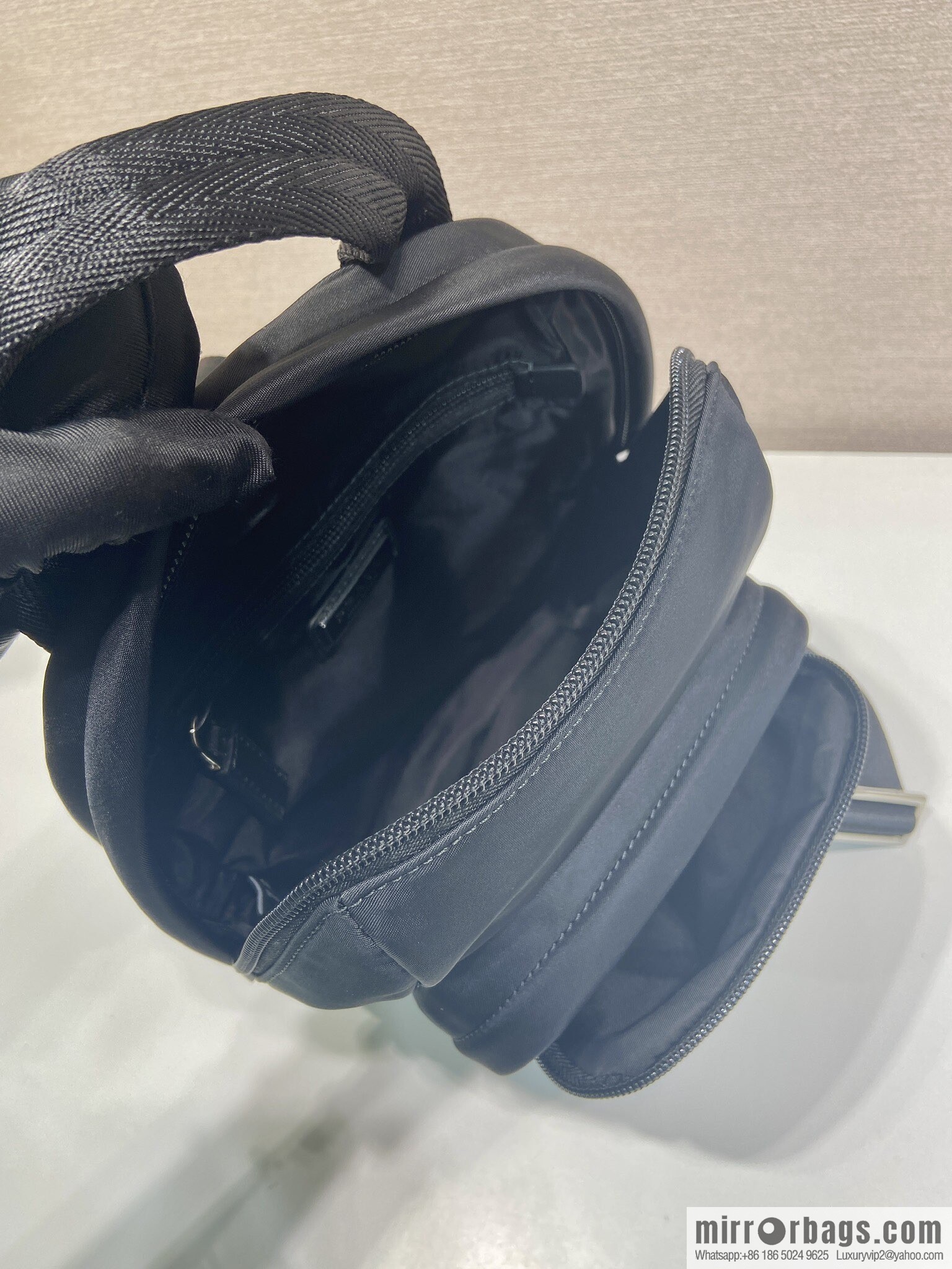 PRADA 🎉 new breast bag 🎉🎉 2VZ116 🎉🎉 black