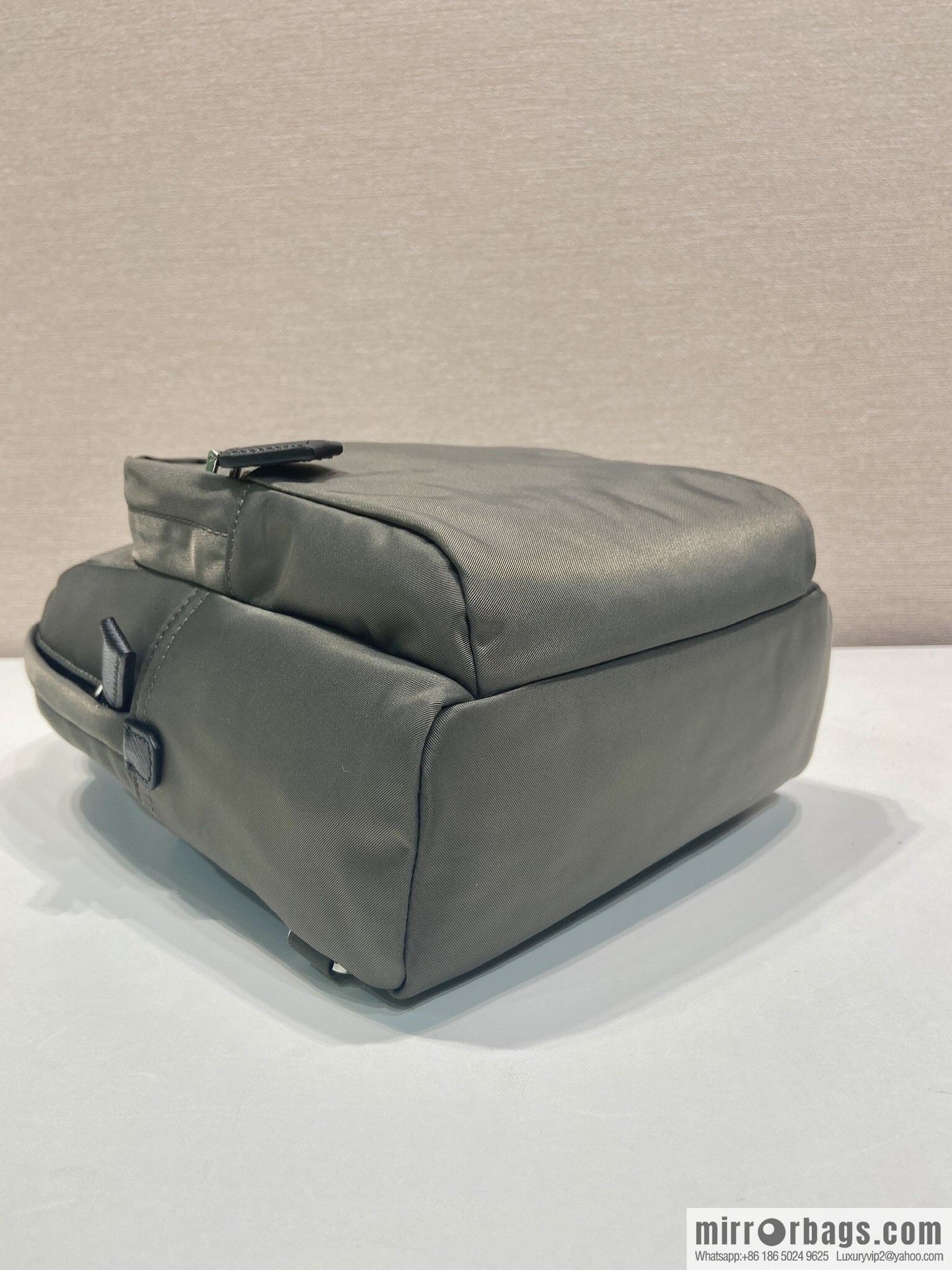 PRADA 🎉 new breast bag 🎉🎉 2VZ116 🎉🎉 grey