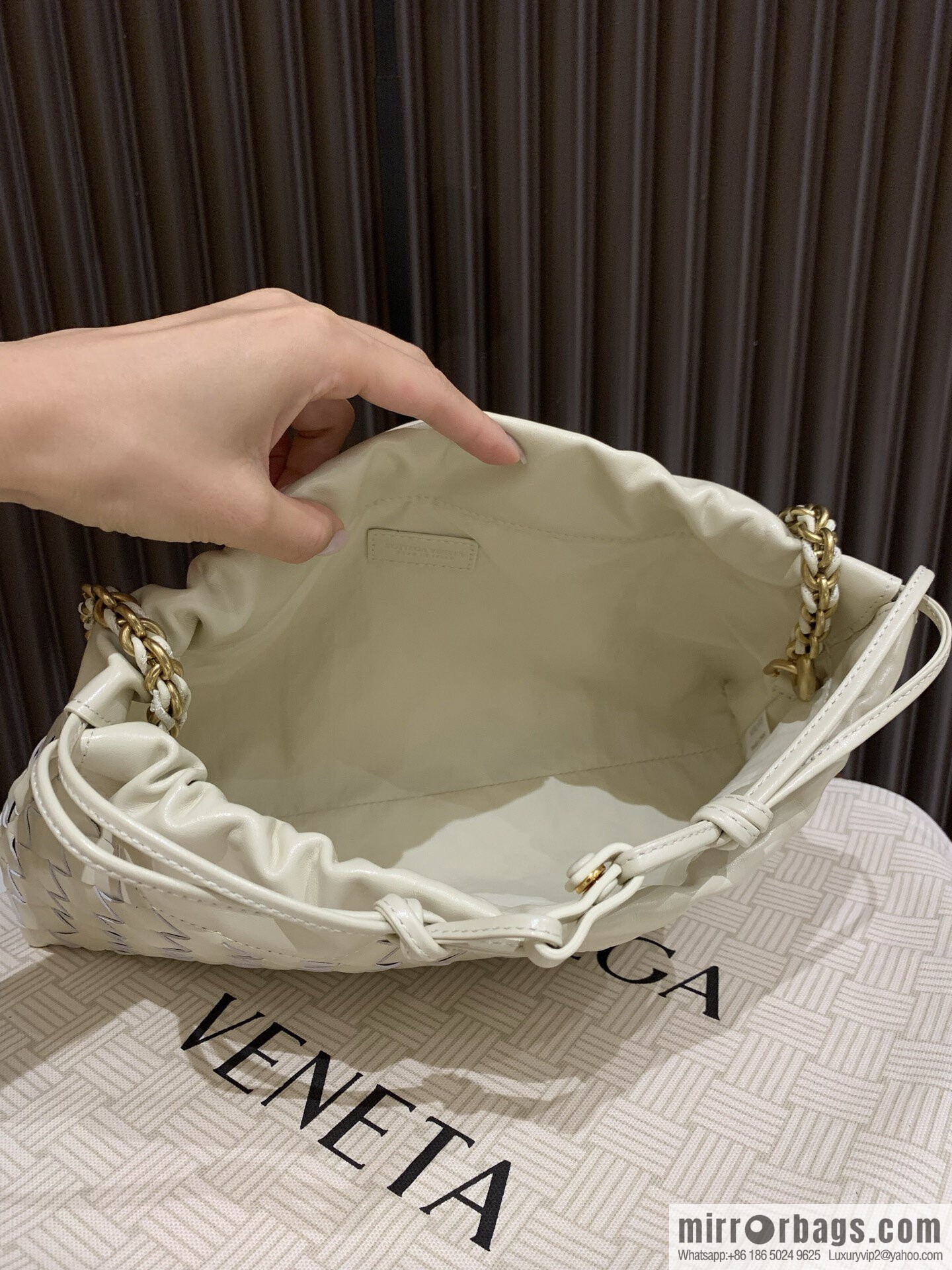 BV Dustbag Notte Clutch 839394 Sea Salt White