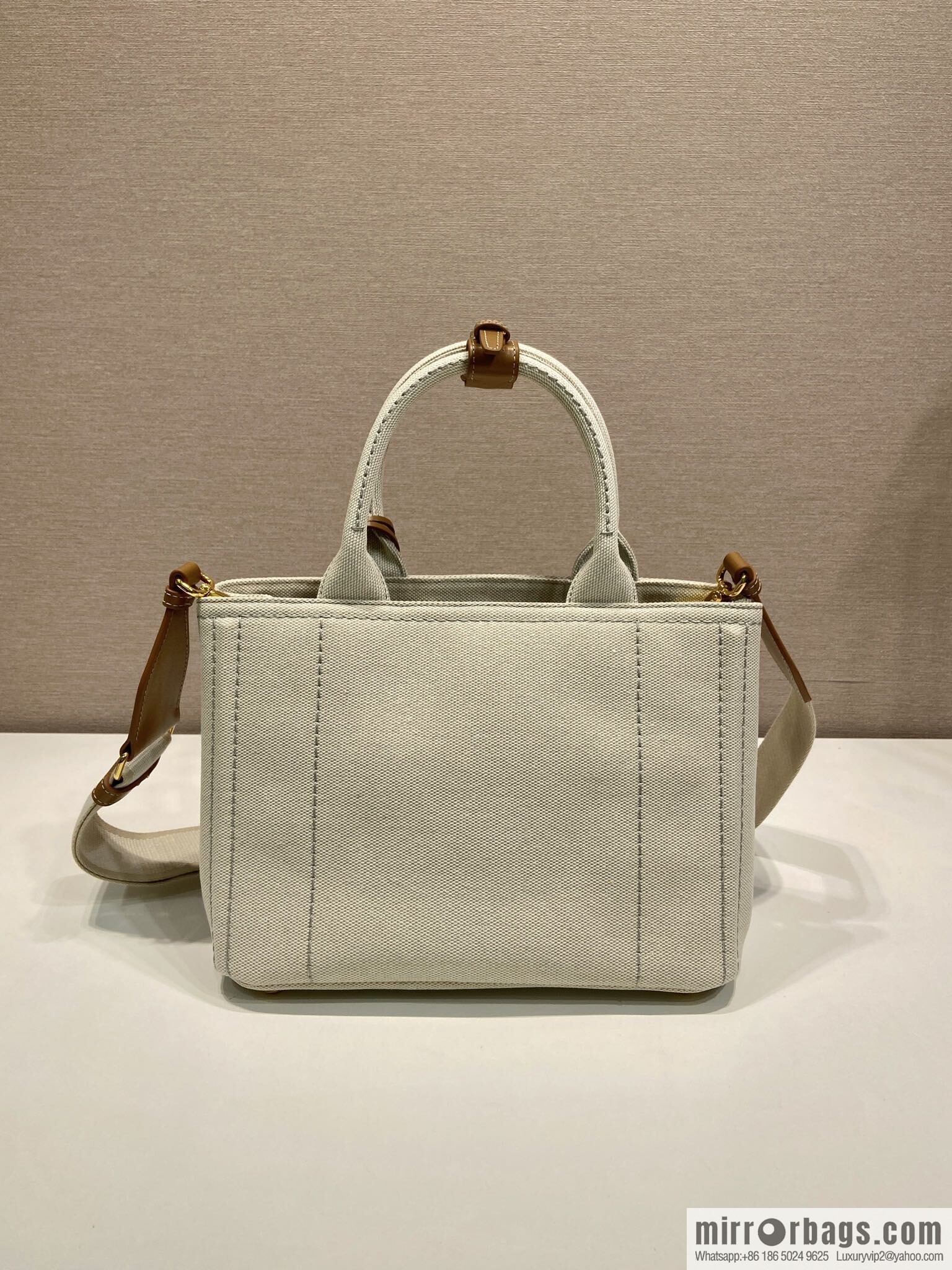 PRADA 🎉 new handbag 🎉 1BG464S 🎉🎉 white