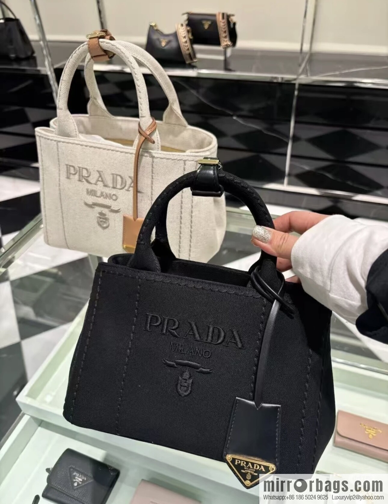 PRADA 🎉 new handbag 🎉 1BA038 mini 🎉🎉 black