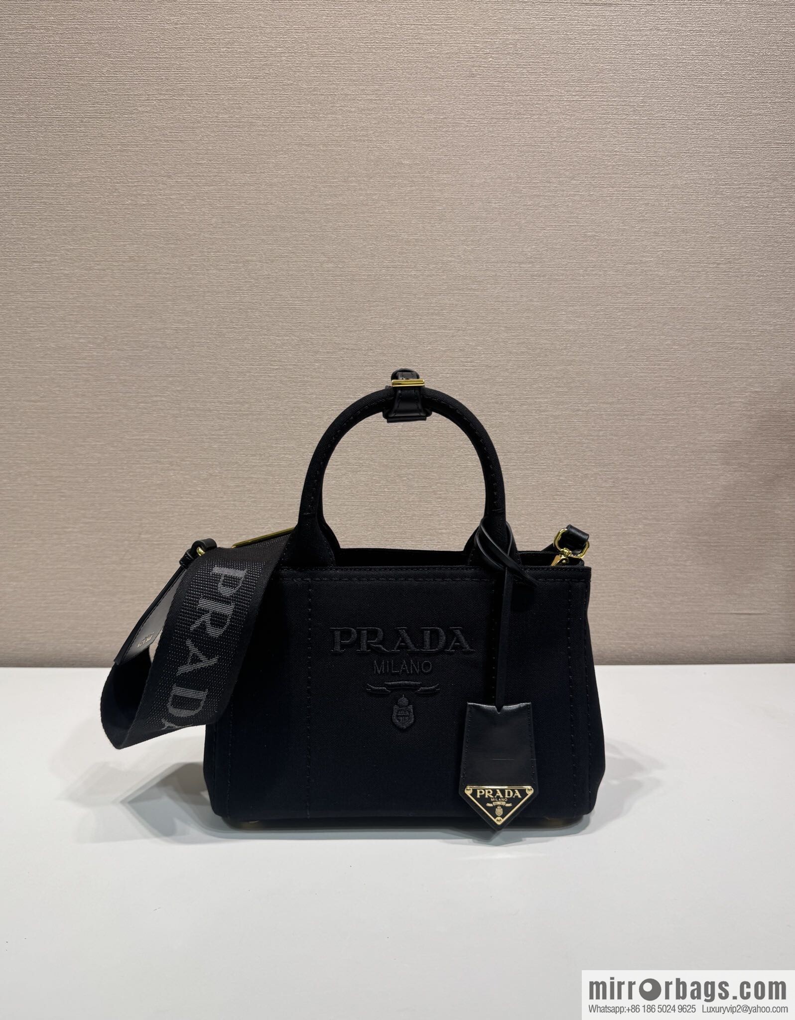 PRADA 🎉 new handbag 🎉 1BA038 mini 🎉🎉 black