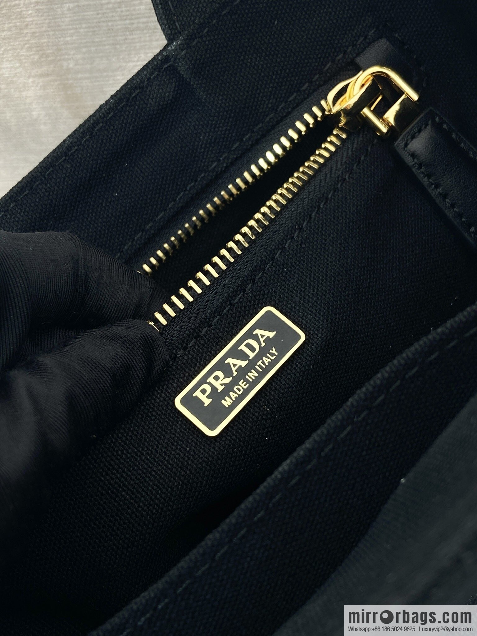 PRADA 🎉 new handbag 🎉 1BA038 mini 🎉🎉 black
