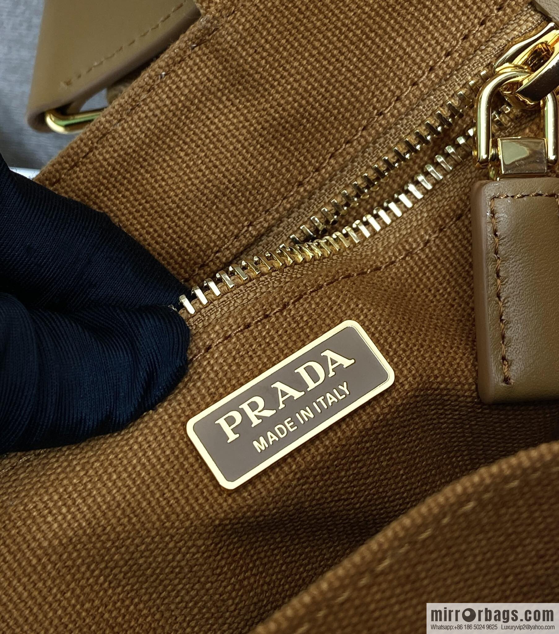 PRADA 🎉 new handbag 🎉 1BA038 mini 🎉🎉 caramel color