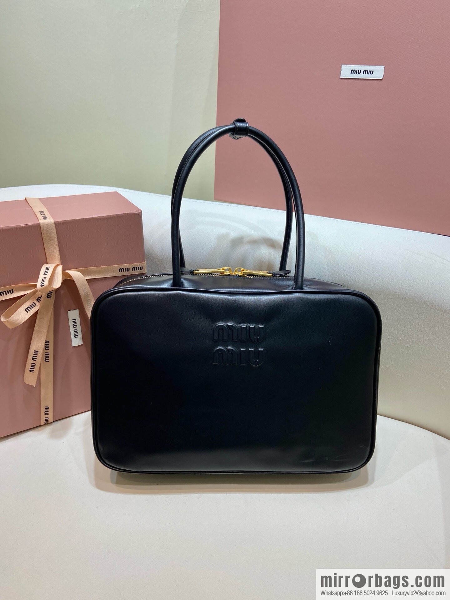 𝐌𝐈𝐔𝐌𝐈𝐔 new upgraded long handle briefcase ✨ 5BB117 black