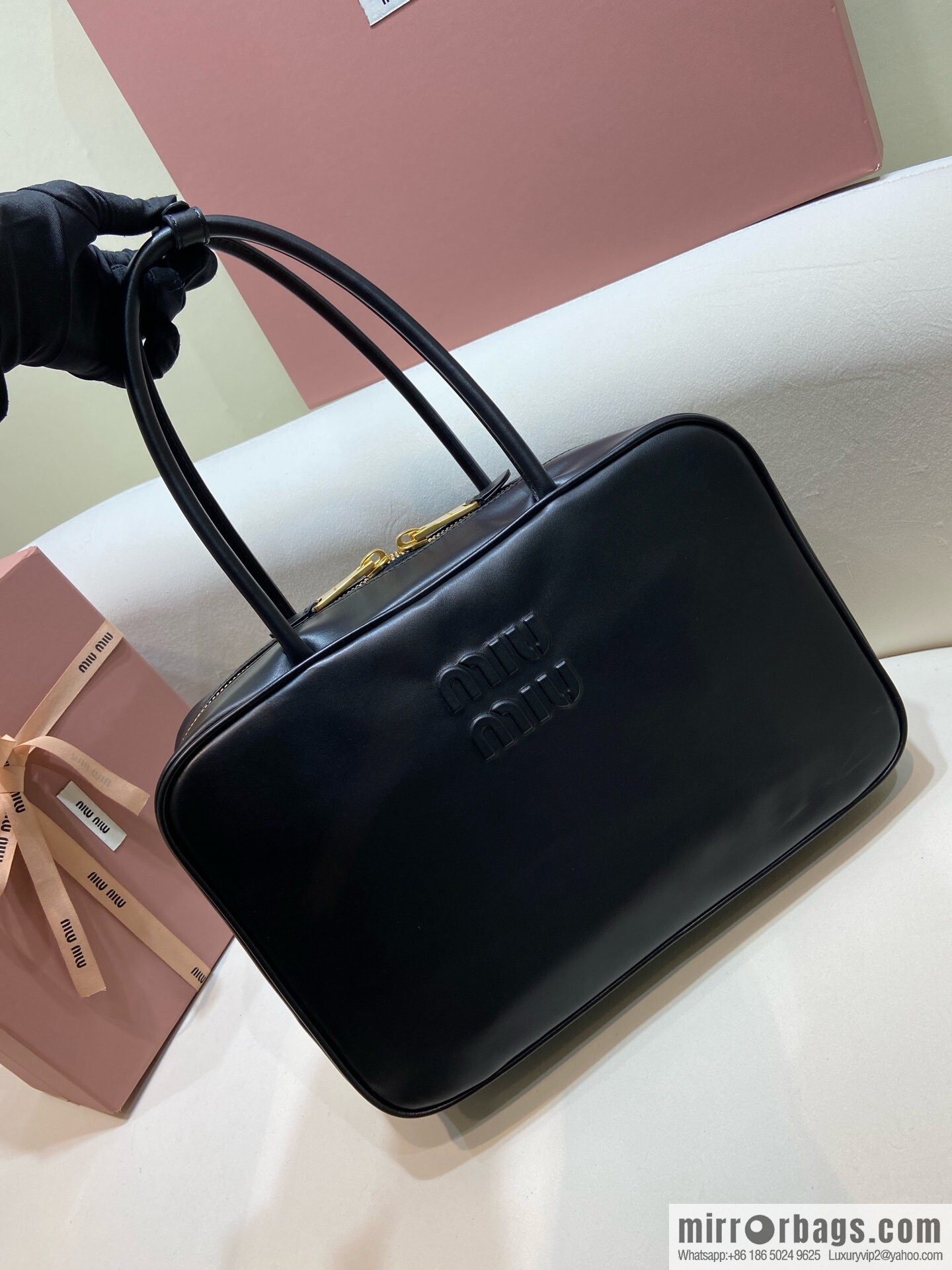 𝐌𝐈𝐔𝐌𝐈𝐔 new upgraded long handle briefcase ✨ 5BB117 black