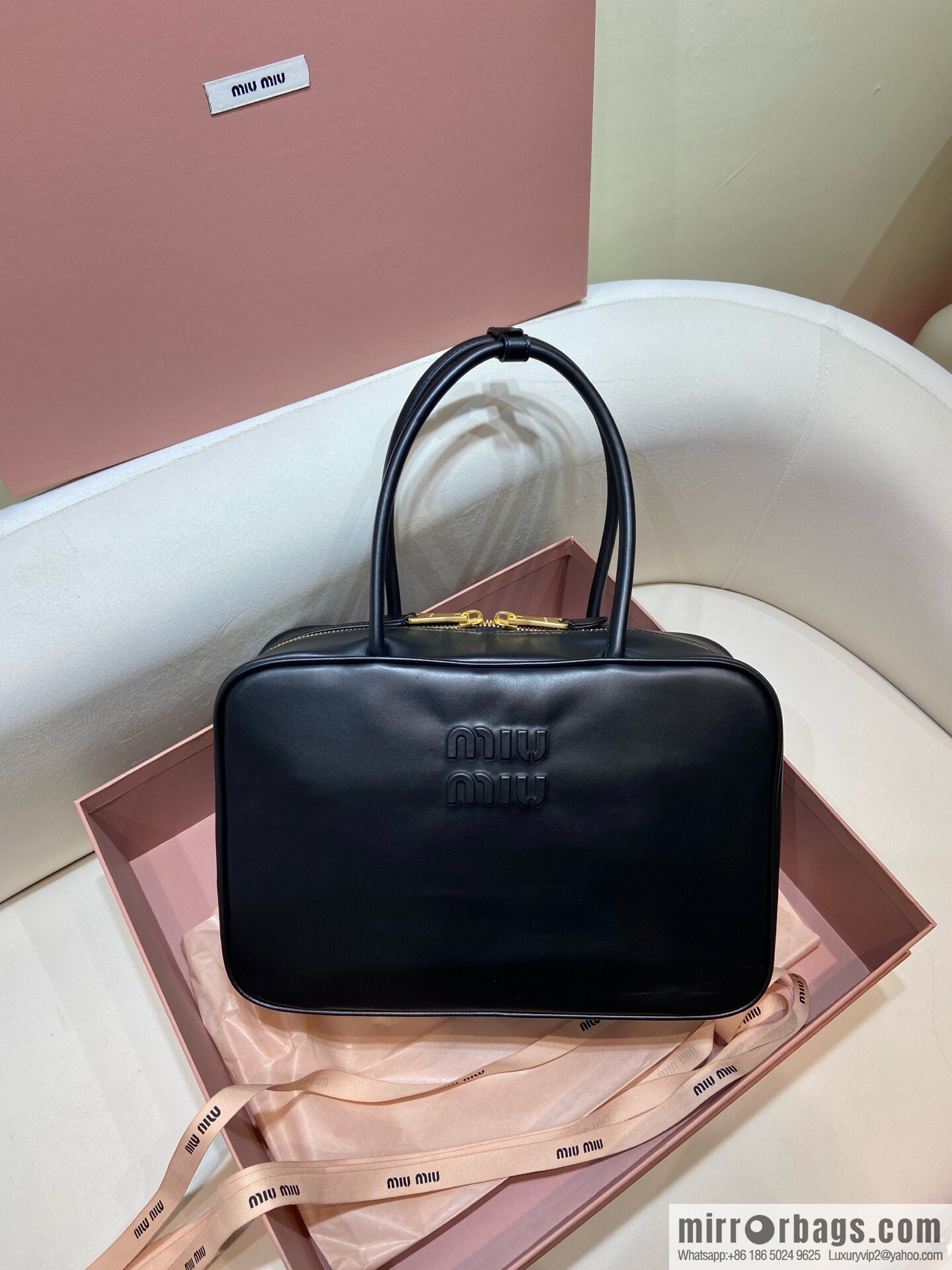 𝐌𝐈𝐔𝐌𝐈𝐔 new upgraded long handle briefcase ✨ 5BB117 black