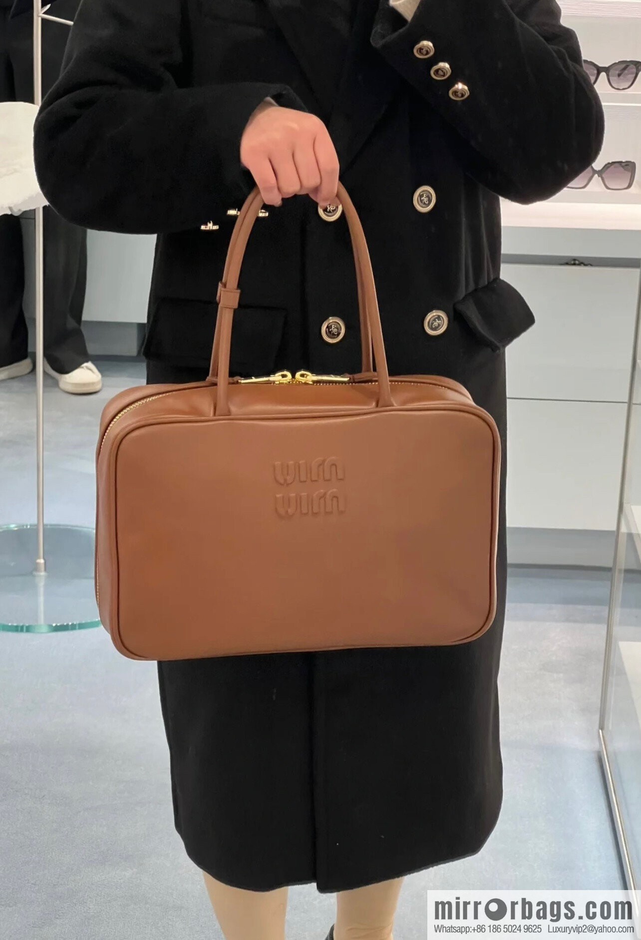 𝐌𝐈𝐔𝐌𝐈𝐔 new upgraded long handle briefcase ✨ 5BB117 brown