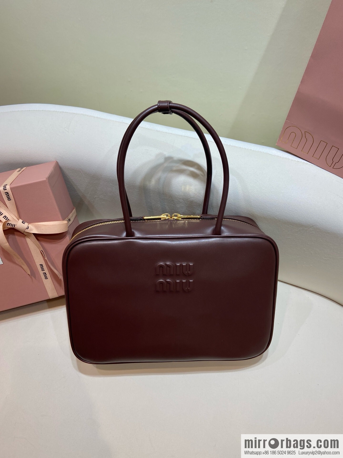 𝐌𝐈𝐔𝐌𝐈𝐔 new upgraded long handle briefcase ✨ 5BB117 chocolate
