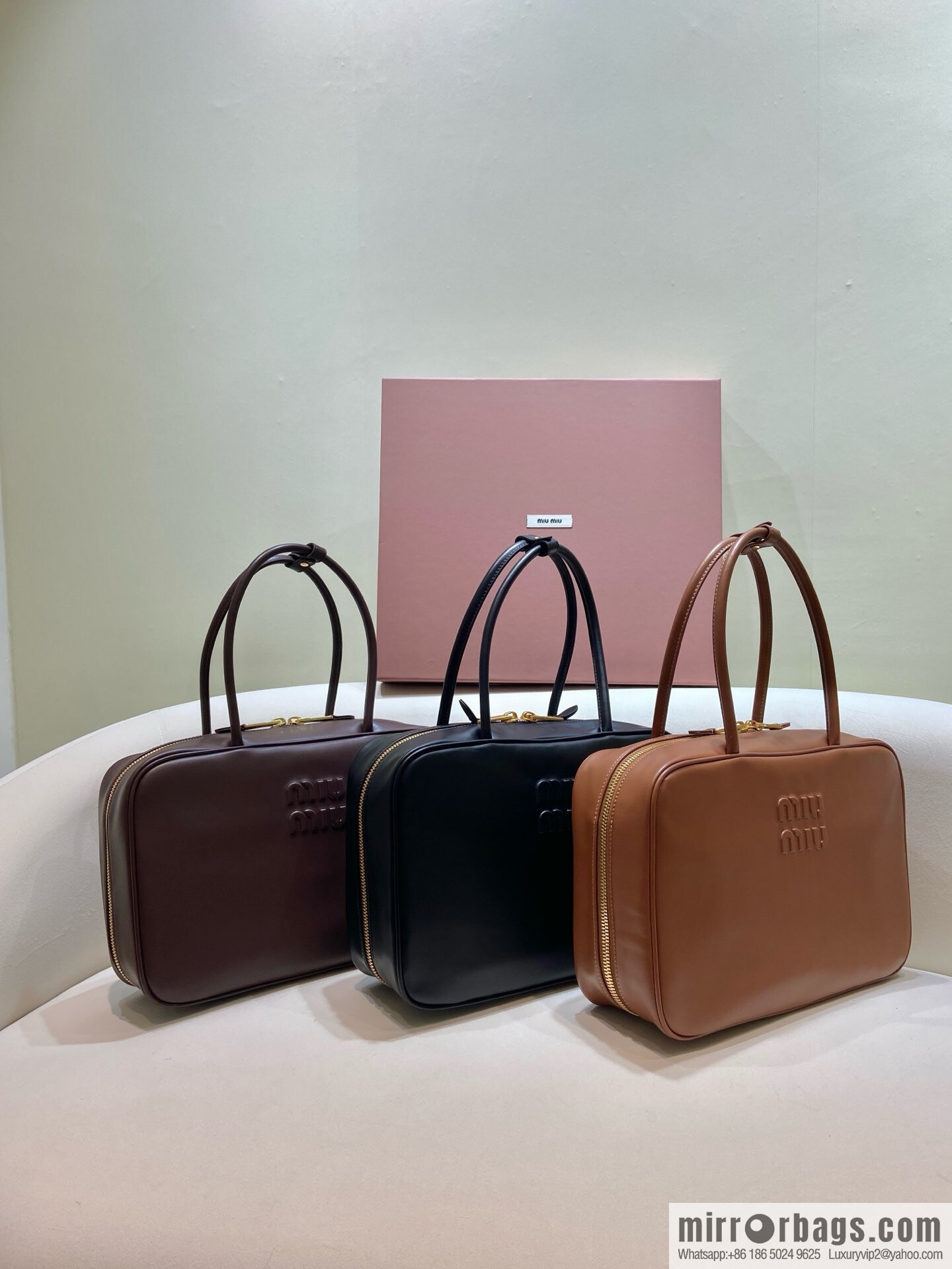 𝐌𝐈𝐔𝐌𝐈𝐔 new upgraded long handle briefcase ✨ 5BB117 chocolate