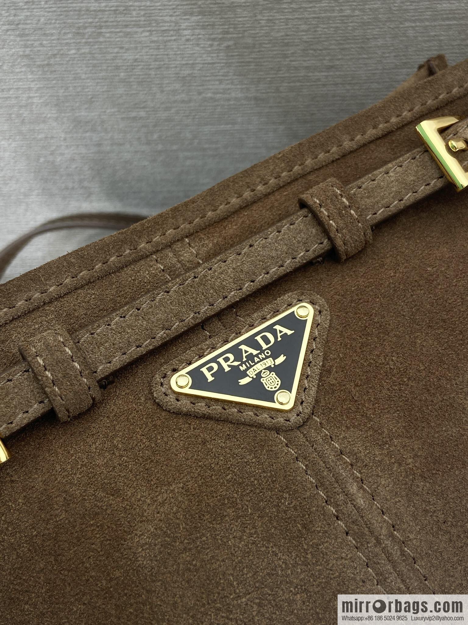 PRADA 🎉 LusSo lf suede 🎉 1BA215 crossbody bag🎉
