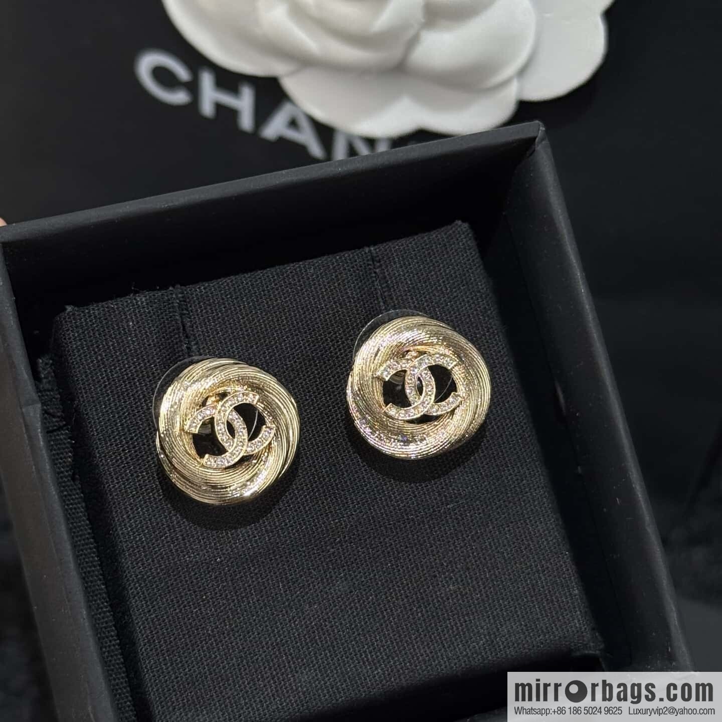 ❗️New ❗️☀️ New ☑️ Chanel gold full diamond double c stud earrings ☀️