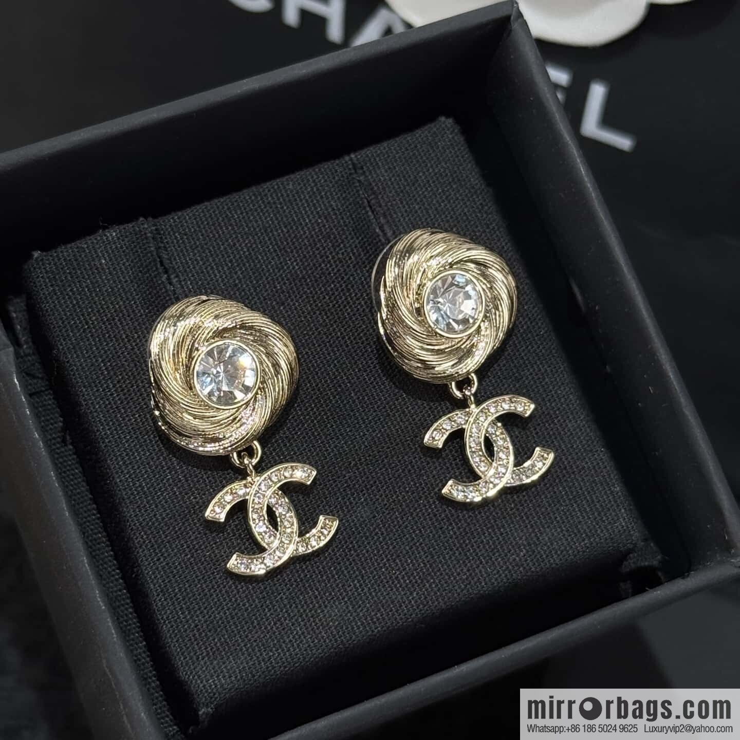 ❗️New ❗️ ☀️ new ☑️ Chanel C2 gold full diamond double c stud earrings ☀️