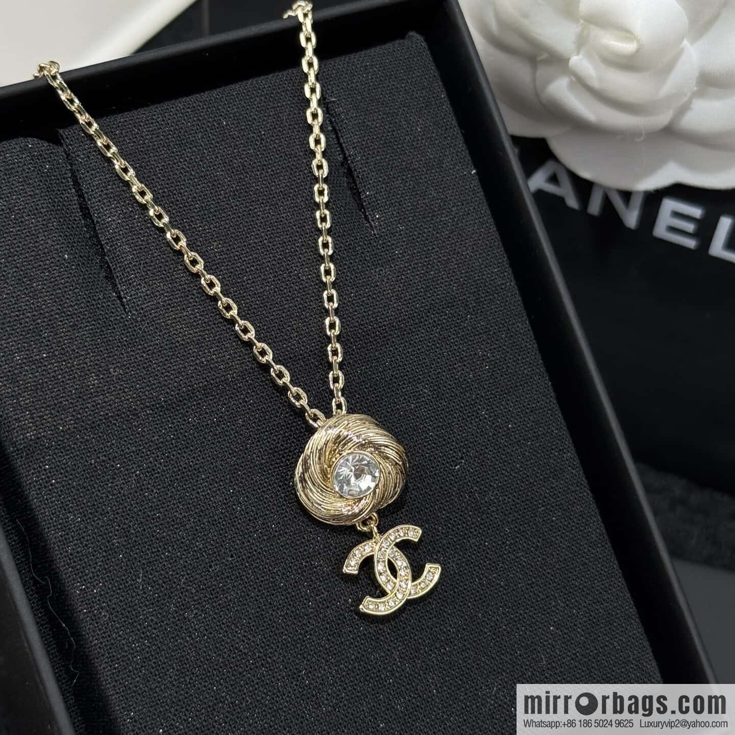 ❗️New ❗️☀️ New ☑️ Chanel gold full diamond double c necklace ☀️