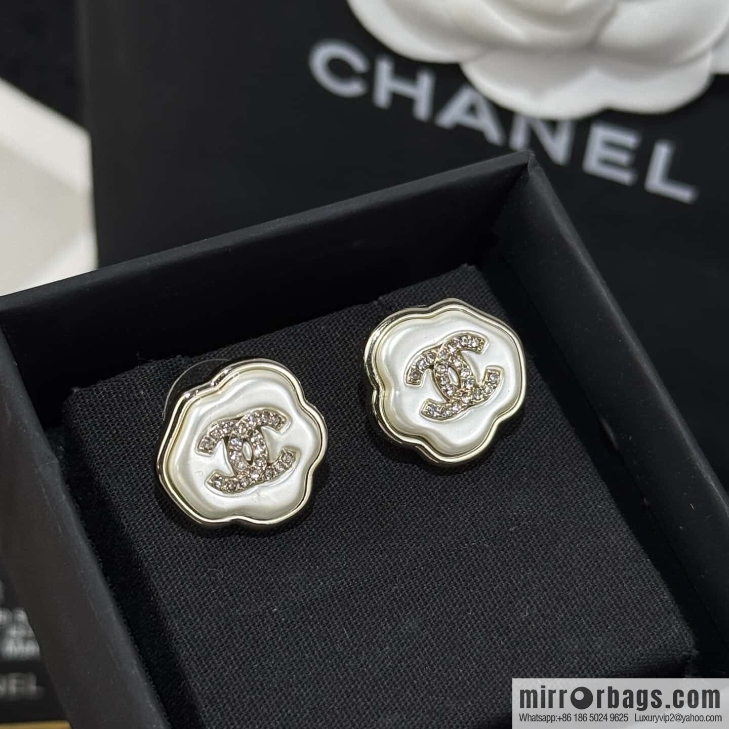 ❗️New ❗️☀️ New ☑️ Chanel cloud double c stud earrings ☀️