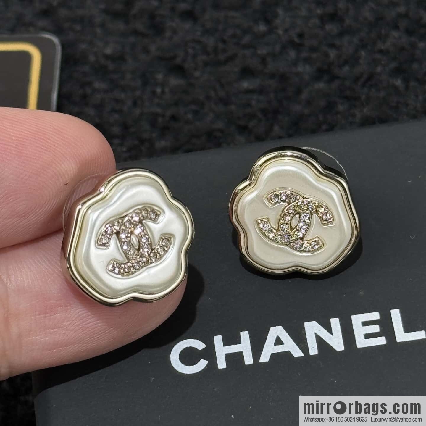 ❗️New ❗️☀️ New ☑️ Chanel cloud double c stud earrings ☀️