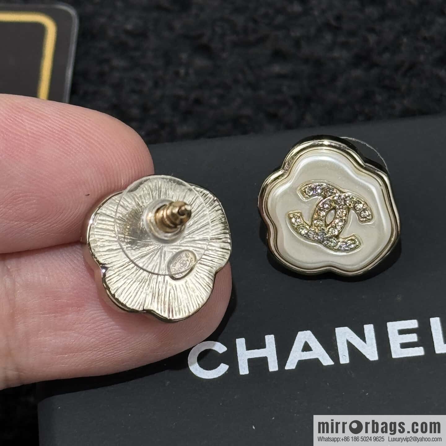 ❗️New ❗️☀️ New ☑️ Chanel cloud double c stud earrings ☀️