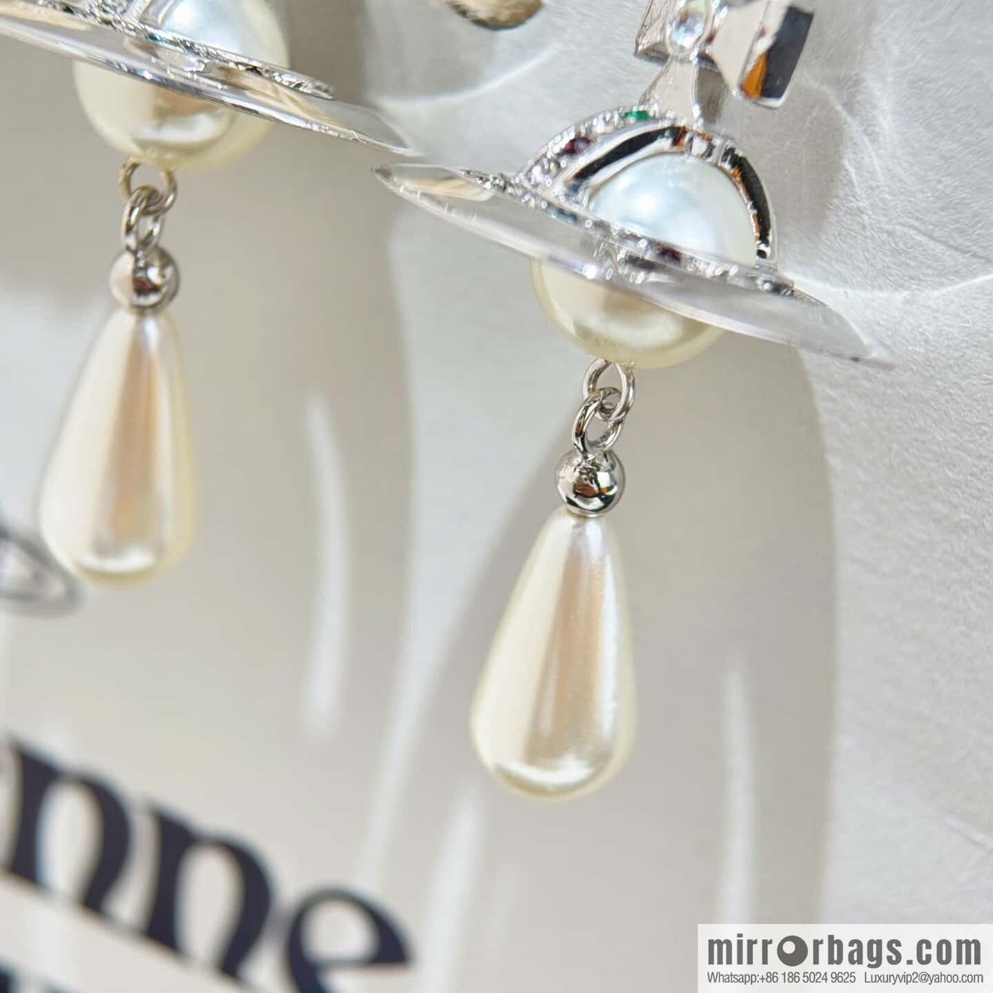 ❗️New ❗️ New ☑️ Vivienne Westwood Queen Mother Saturn earrings