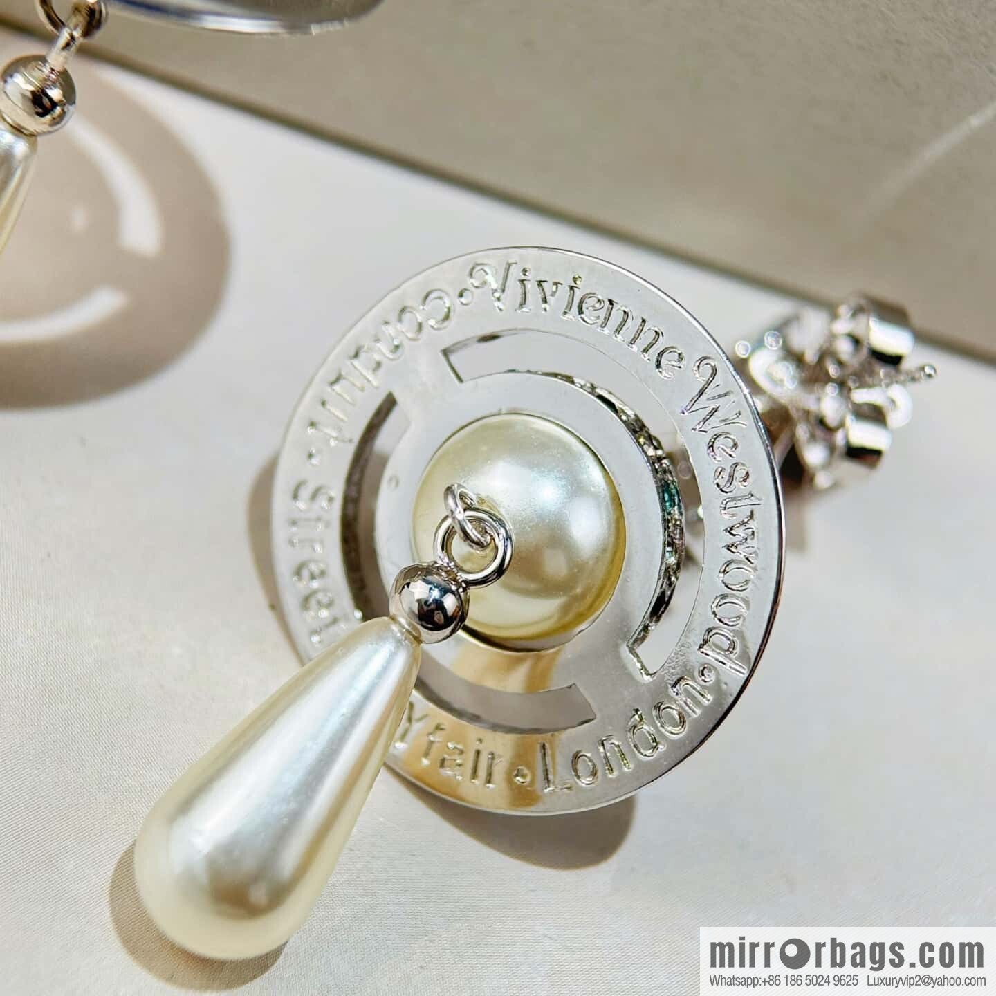 ❗️New ❗️ New ☑️ Vivienne Westwood Queen Mother Saturn earrings