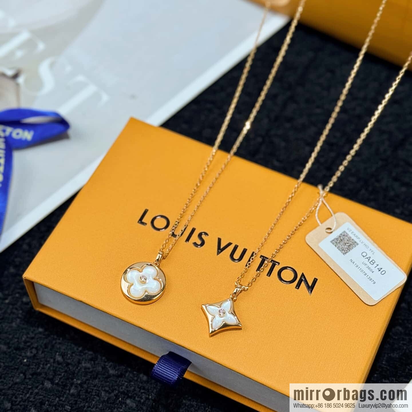 ❗️New ❗️ chain length 90cm original ☀ Louis Vuitton Louis Vuitton COLOR BLOSSOM BB STAR diamond full diamond white shell LV long necklace ☀