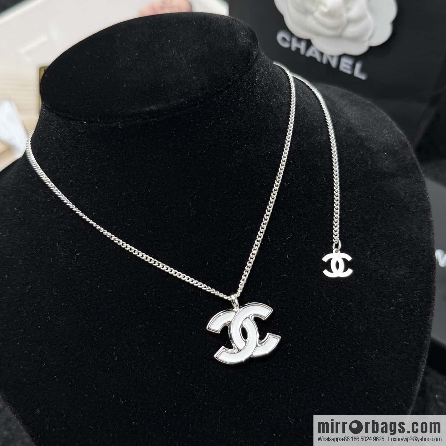 ❗️New ❗️ ☀️ New ☑️ Chanel White Double C Necklace Earrings ☀️