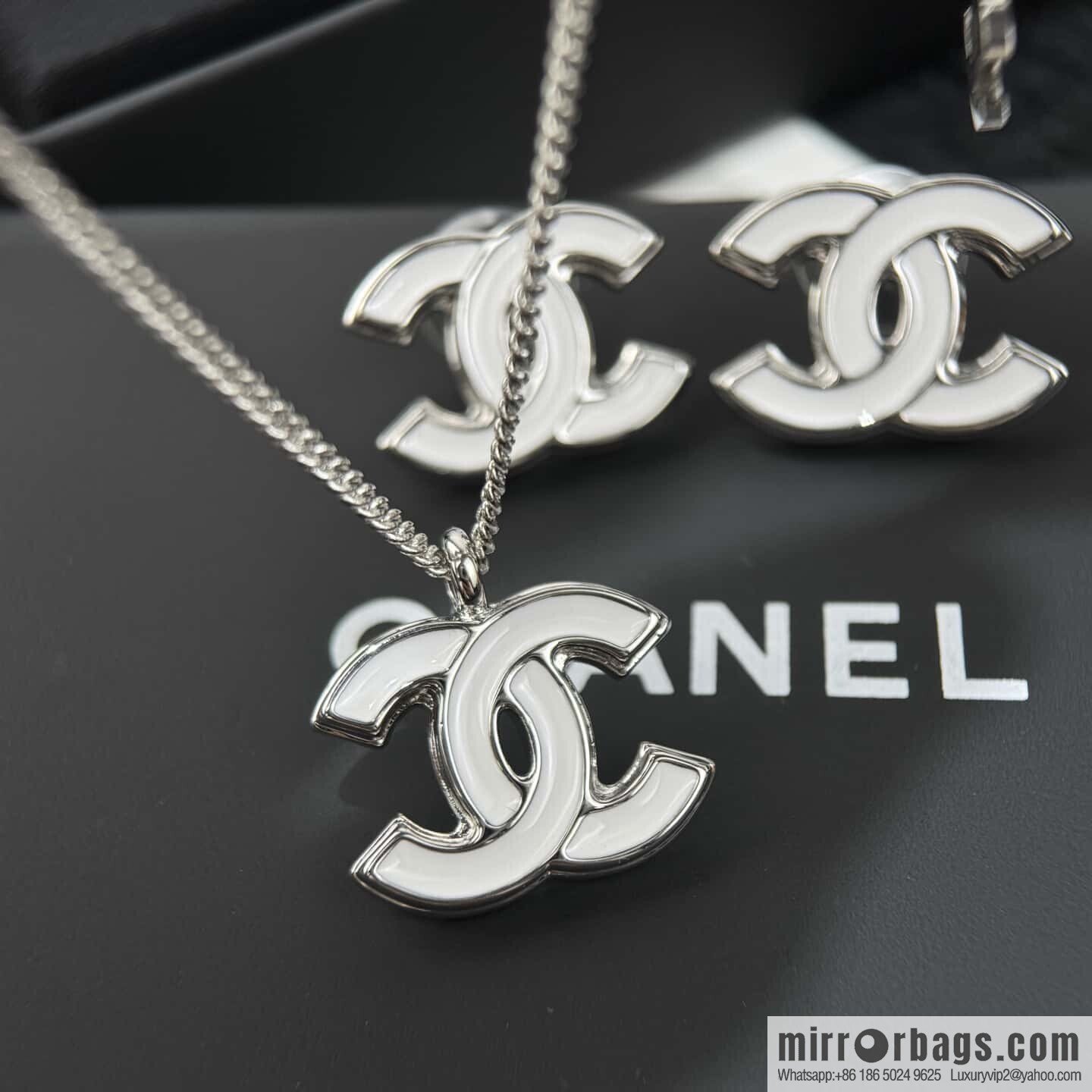 ❗️New ❗️ ☀️ New ☑️ Chanel White Double C Necklace Earrings ☀️