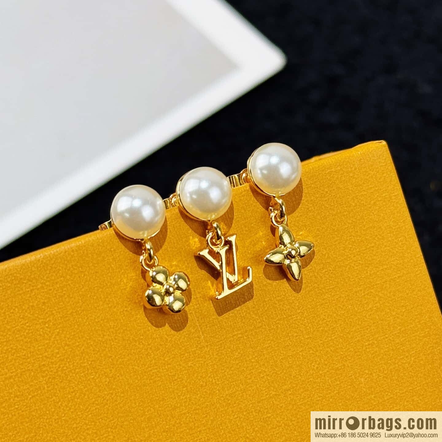 Louis Vuitton PEARL RIVER pearl necklace bracelet stud earrings