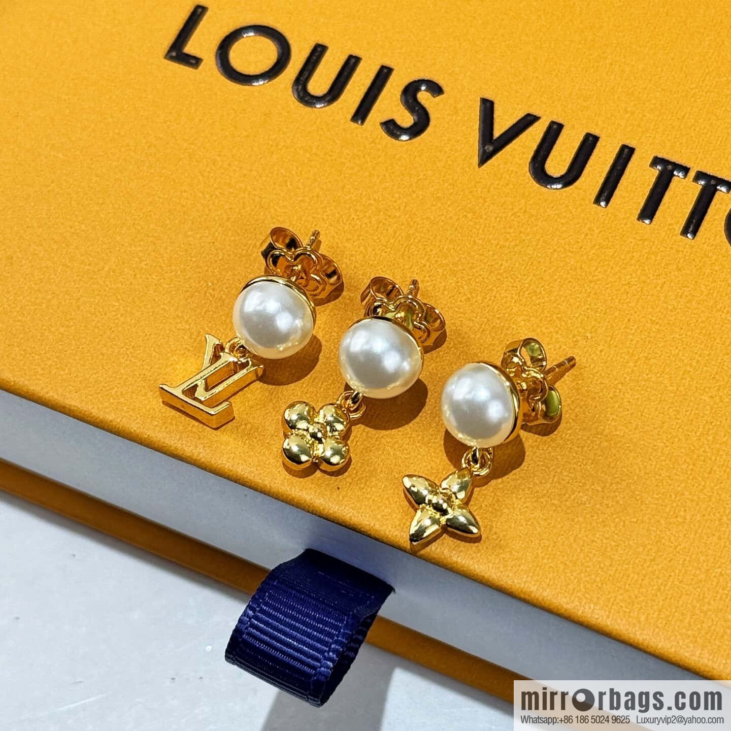 Louis Vuitton PEARL RIVER pearl necklace bracelet stud earrings