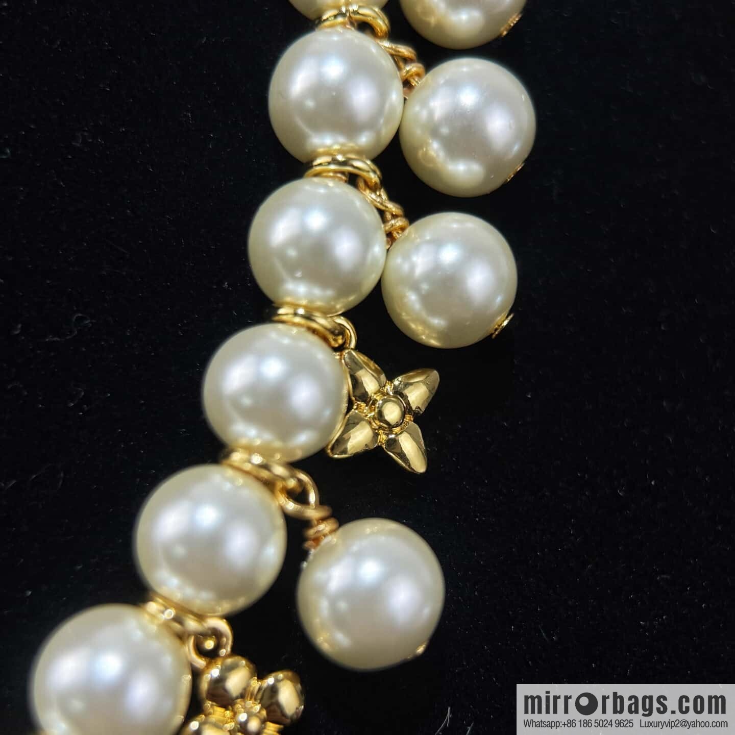 Louis Vuitton PEARL RIVER pearl necklace bracelet stud earrings