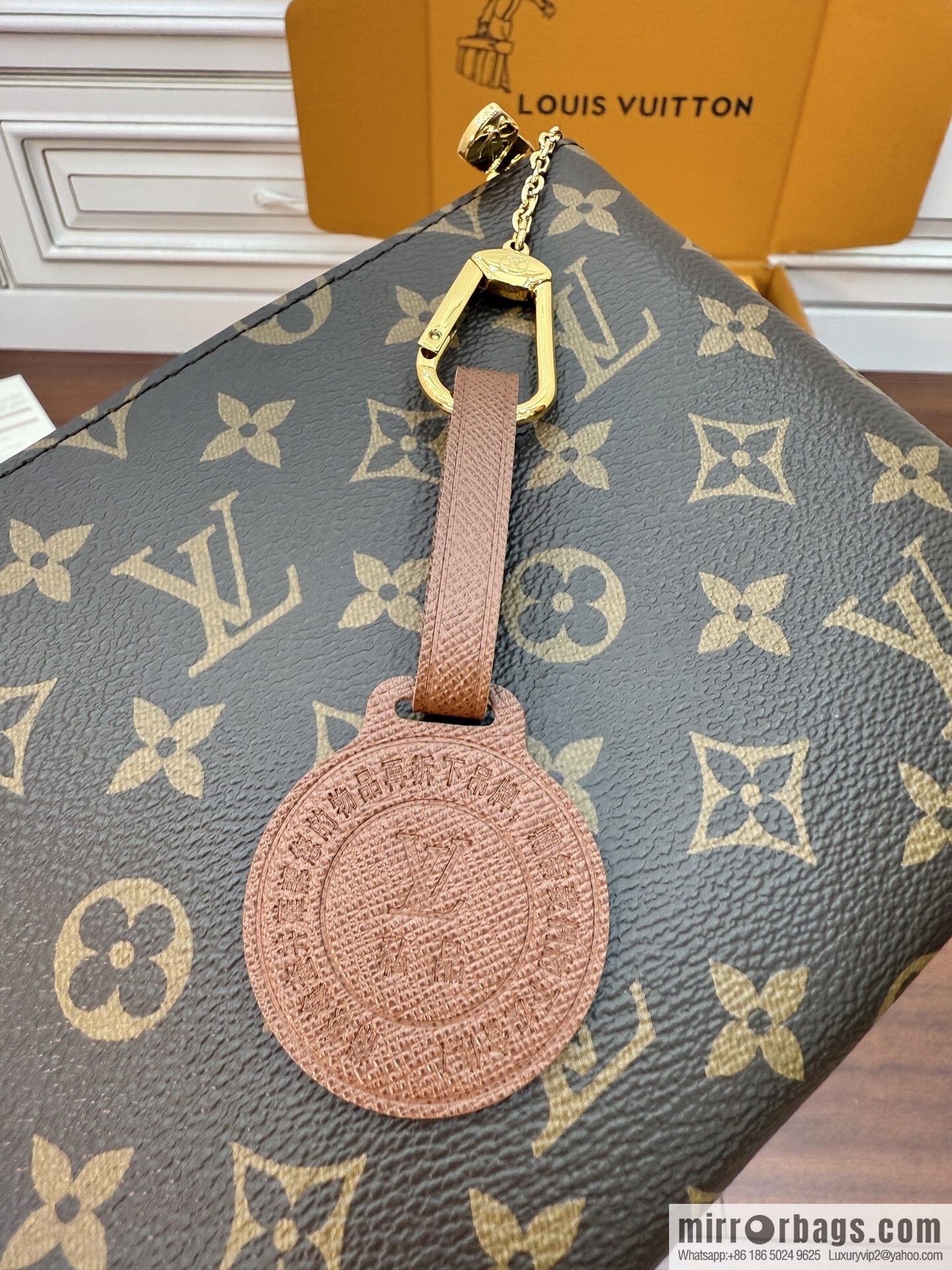 LV M13560 Key Pouch M
