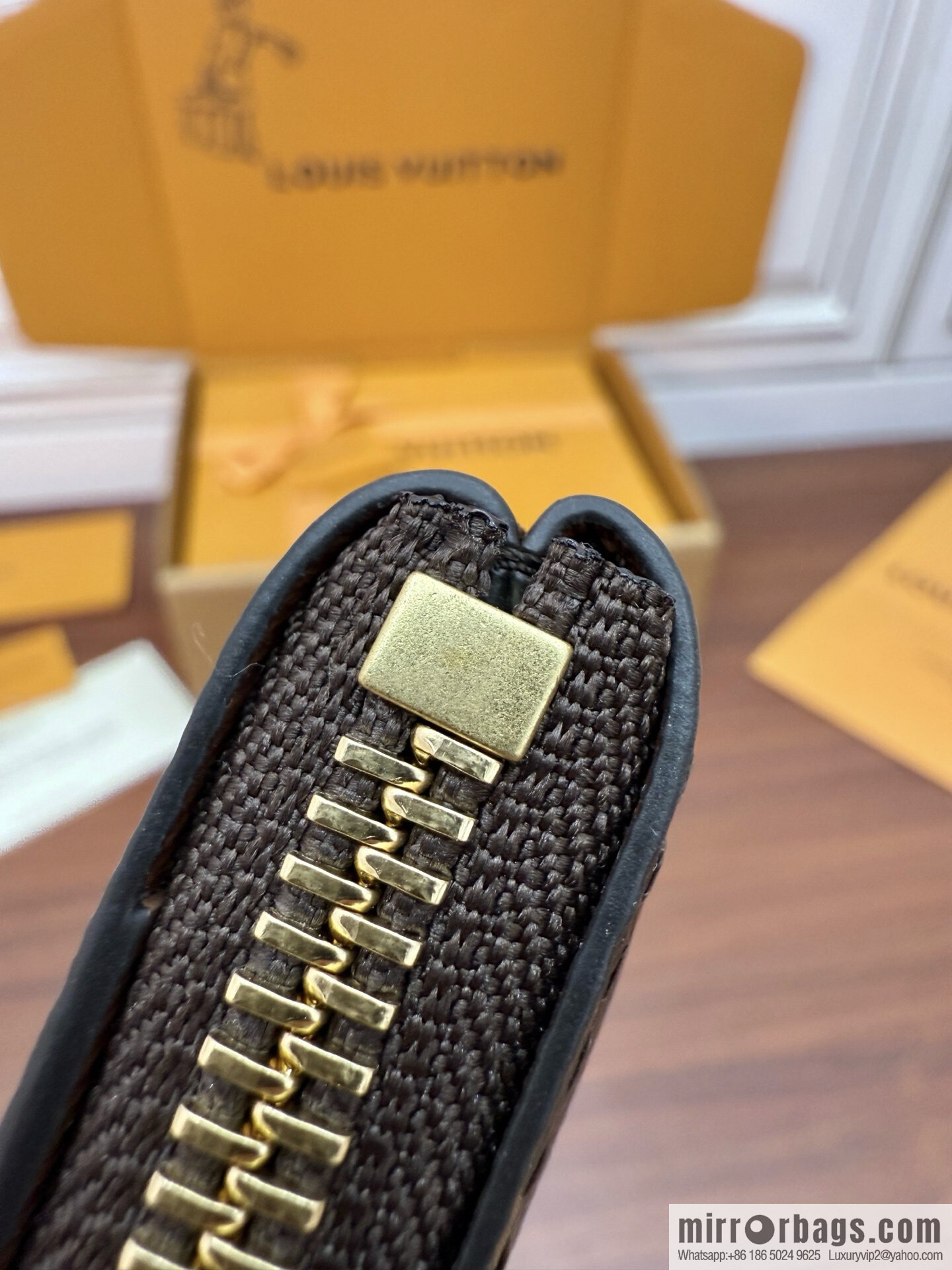 LV M13560 Key Pouch M